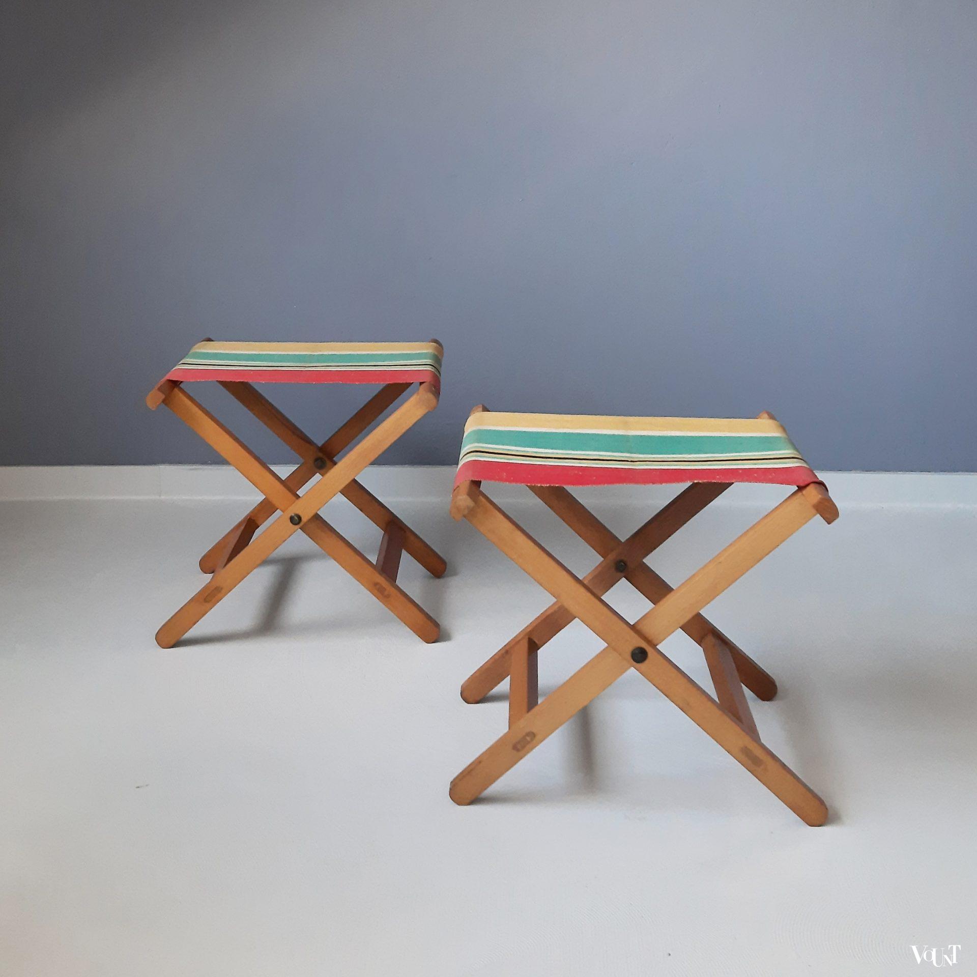 Set van vintage 2 vouwkrukjes / strandkrukjes