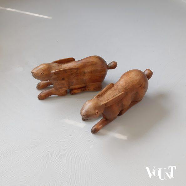 Set van 2 grote vintage houten hazen