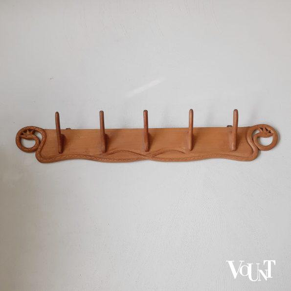 Midcentury houten wandkapstok, t Beerenhuis, rond 1960