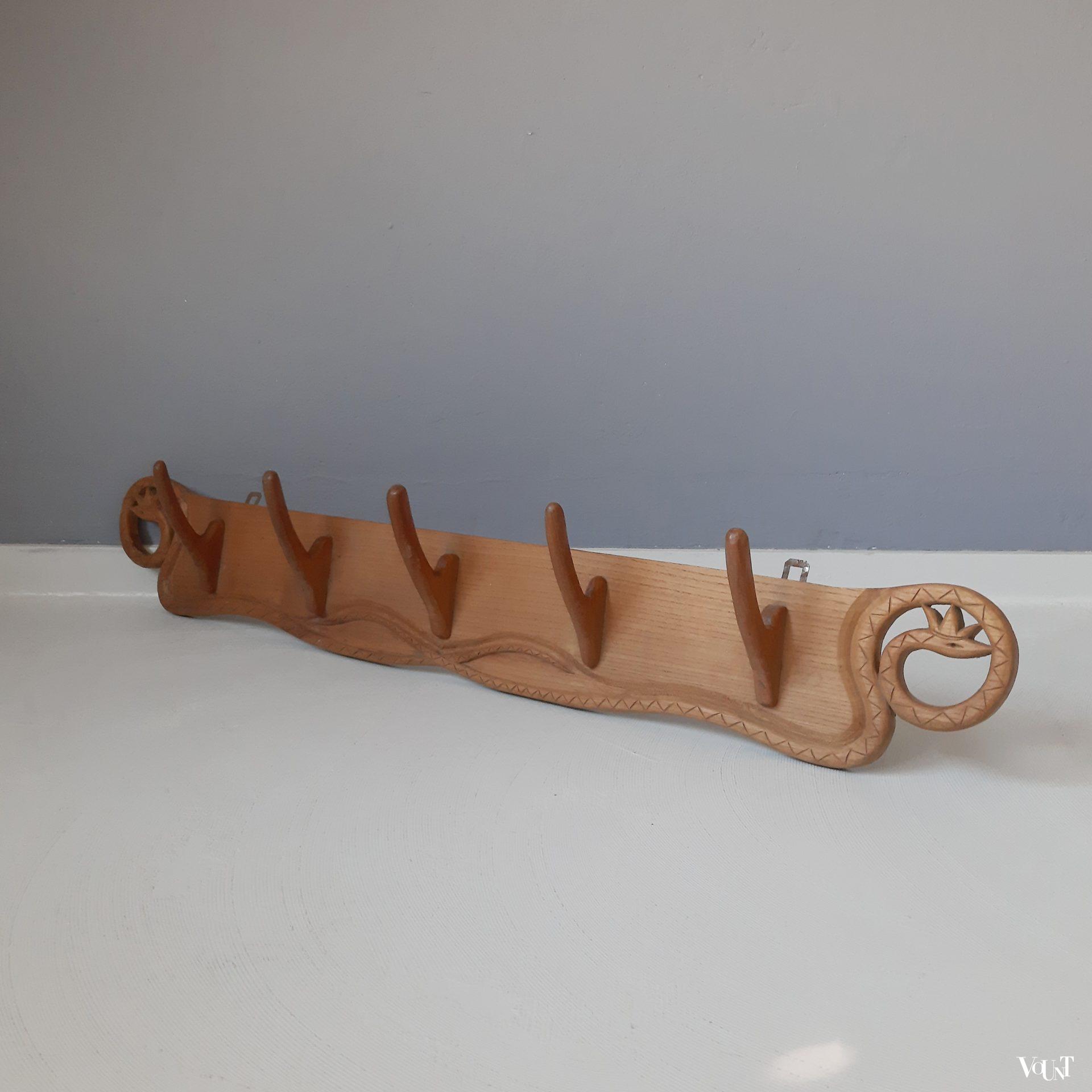 Midcentury houten wandkapstok, t Beerenhuis, rond 1960
