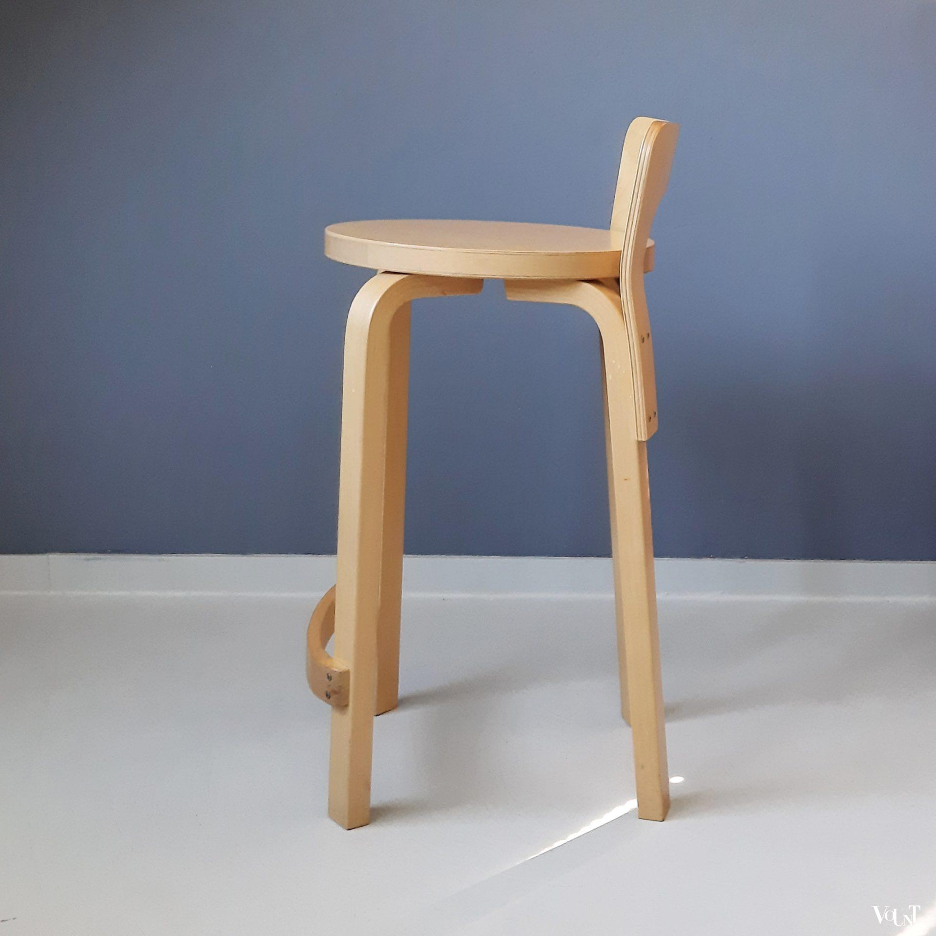 Hoge kruk / high chair K65, Alvar Aalto voor Artek (Finland), 2006