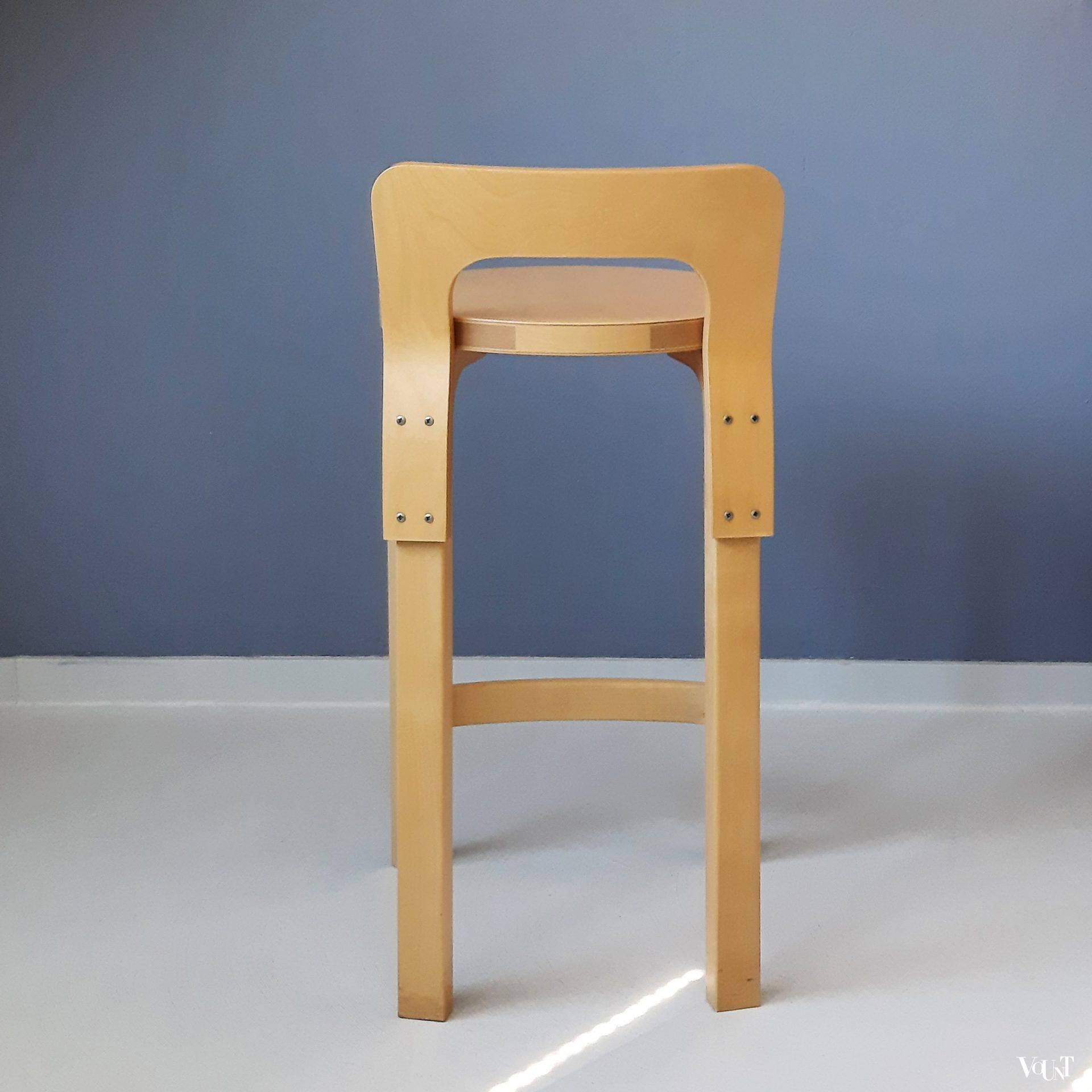 Hoge kruk / high chair K65, Alvar Aalto voor Artek (Finland), 2006
