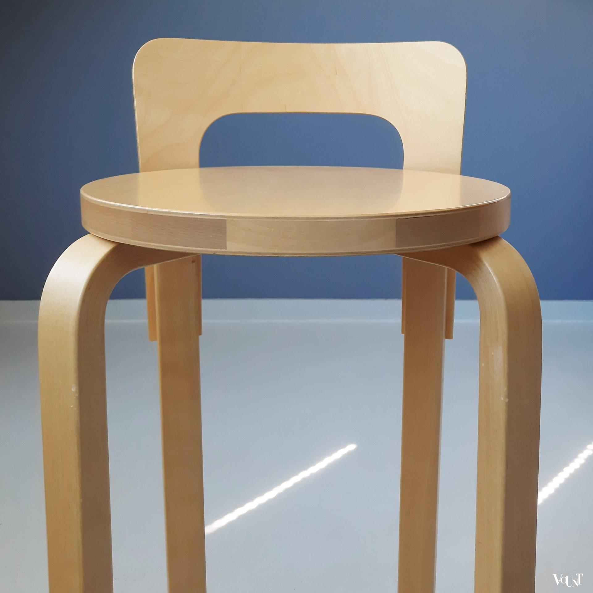 Hoge kruk / high chair K65, Alvar Aalto voor Artek (Finland), 2006