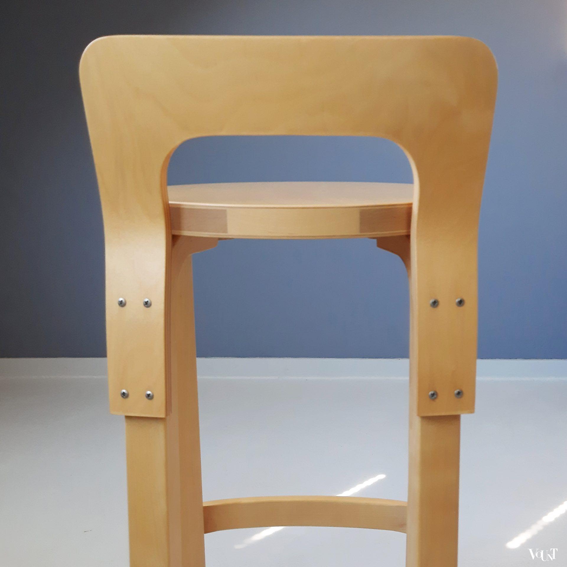 Hoge kruk / high chair K65, Alvar Aalto voor Artek (Finland), 2006