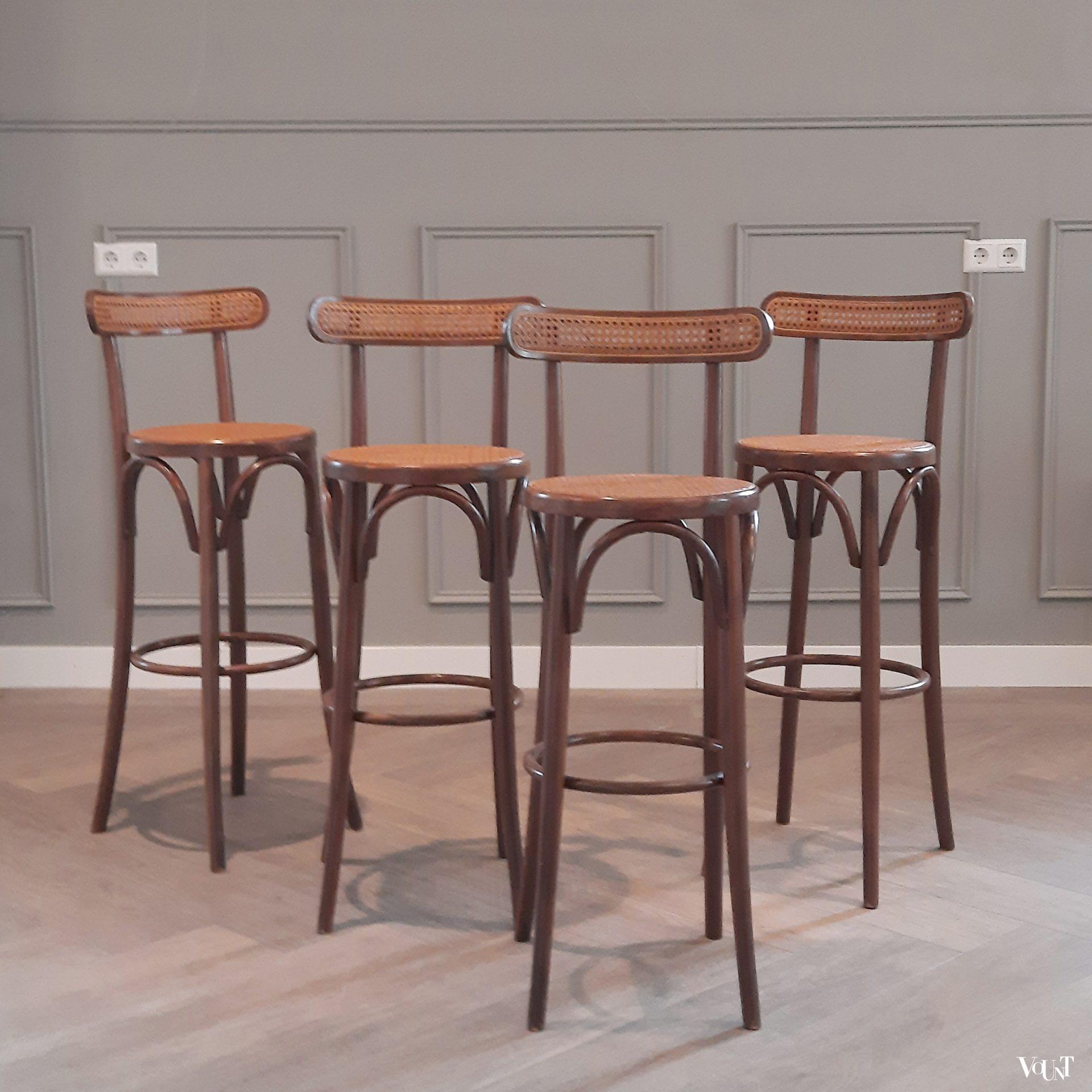 Set van 4 vintage bentwood barkrukken, jaren '70
