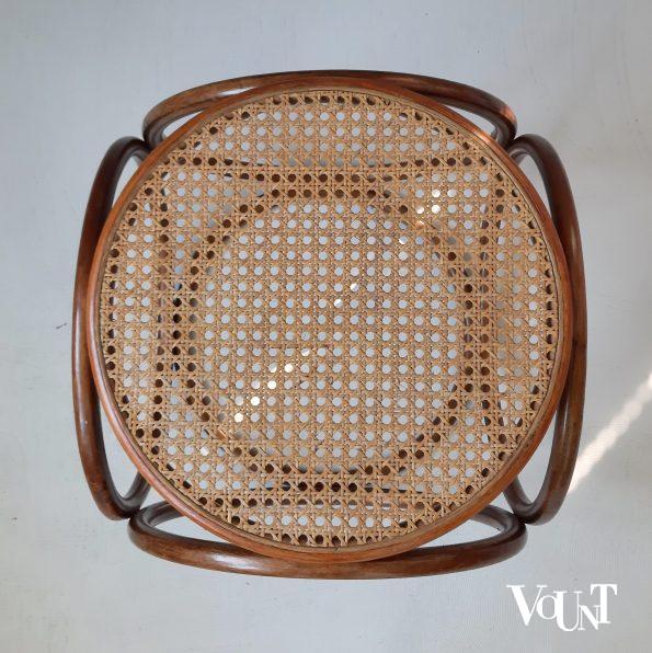 Kruk met houten ringen en rotan webbing, jaren '70