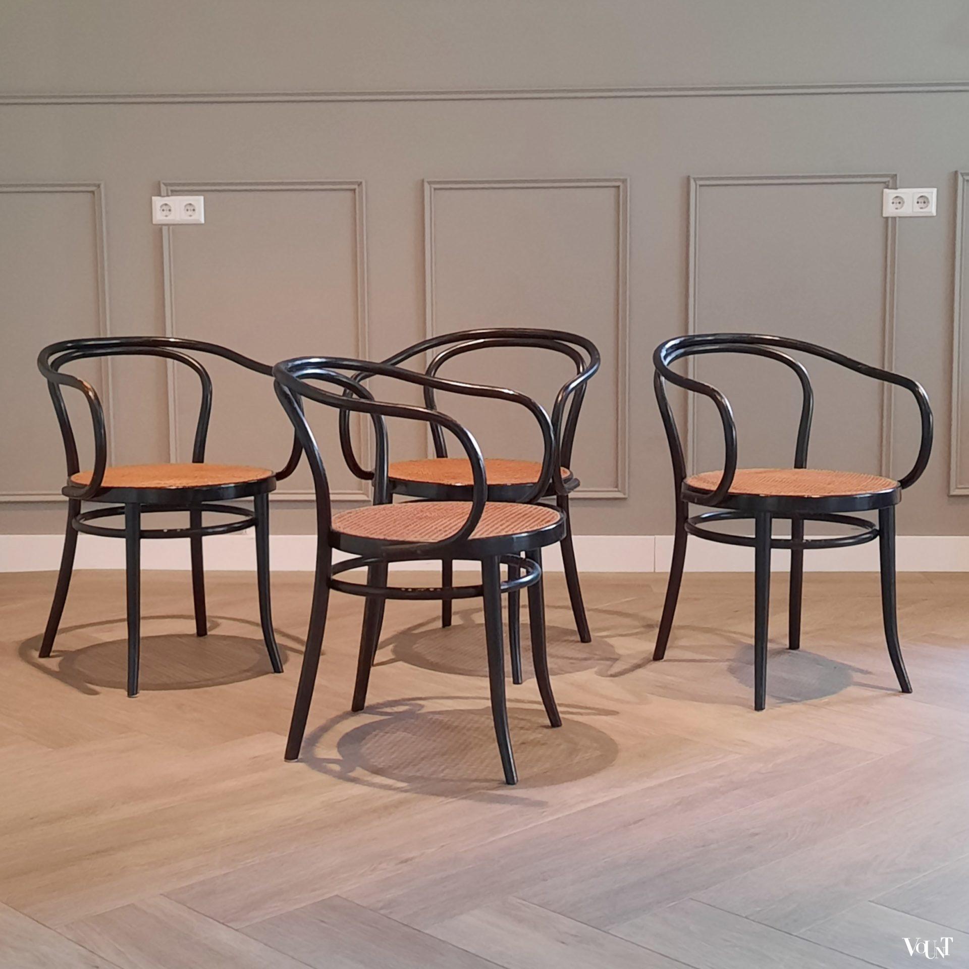 Set van 4 zwarte 209 stoelen, Ligna, jaren '70