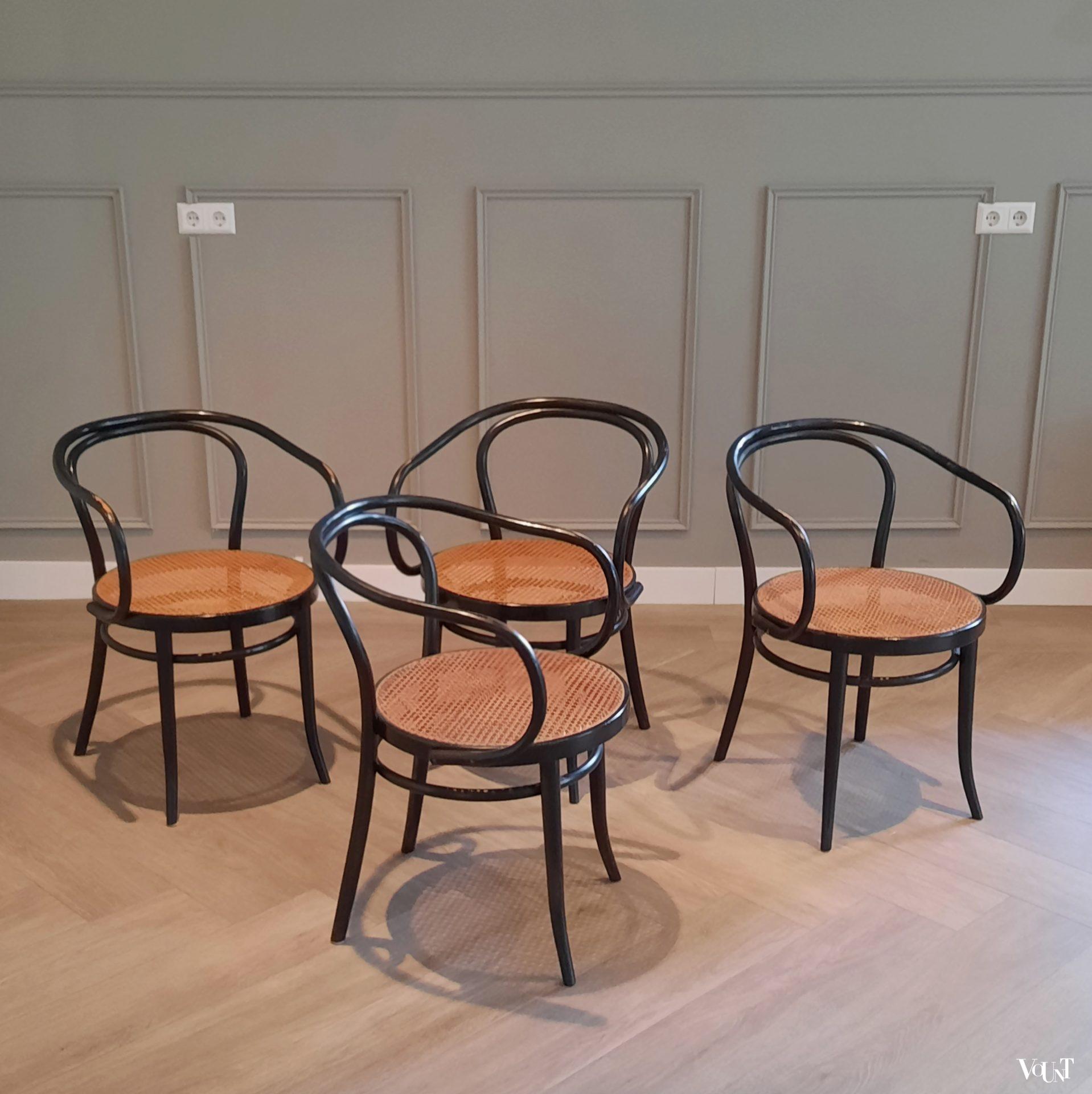 Set van 4 zwarte 209 stoelen, Ligna, jaren '70