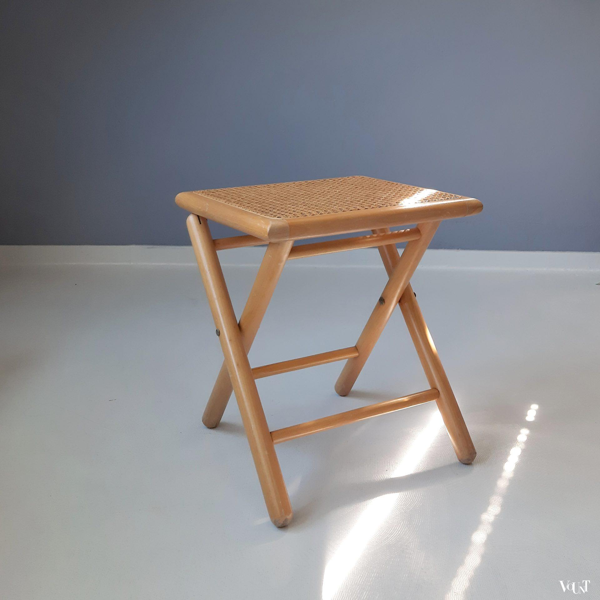 Houten vouwkruk met rotan zitting, jaren '80