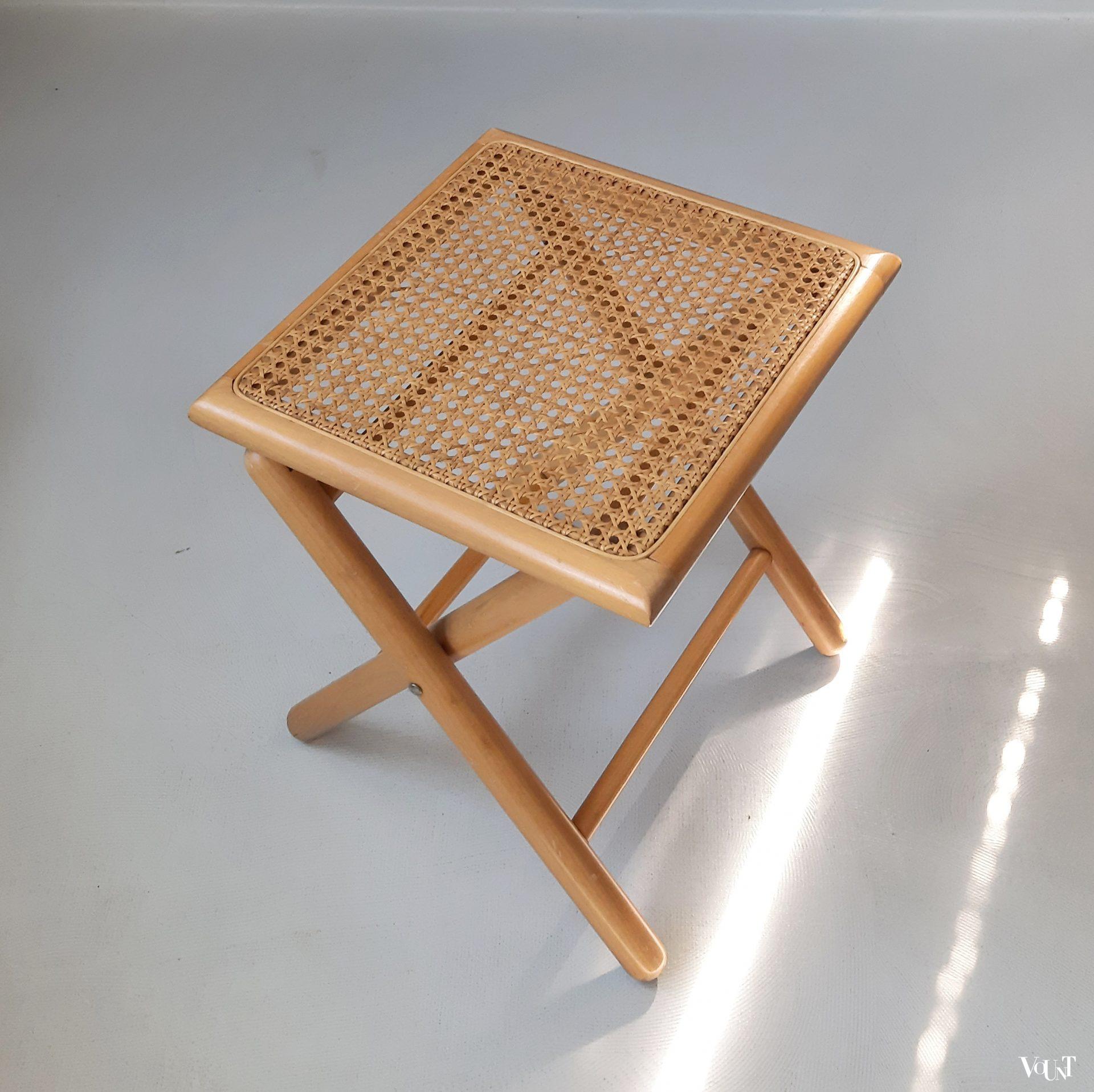 Houten vouwkruk met rotan zitting, jaren '80