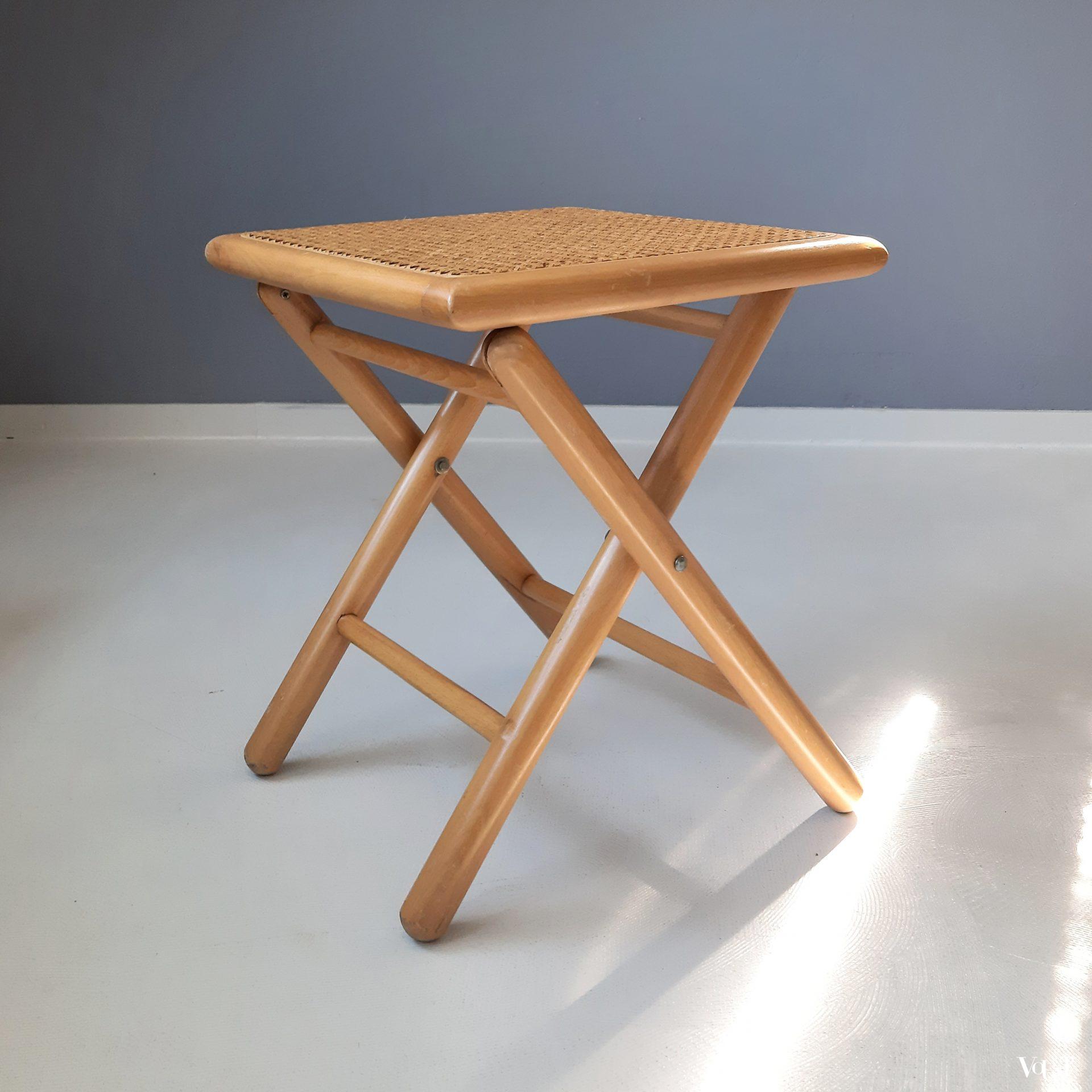 Houten vouwkruk met rotan zitting, jaren '80