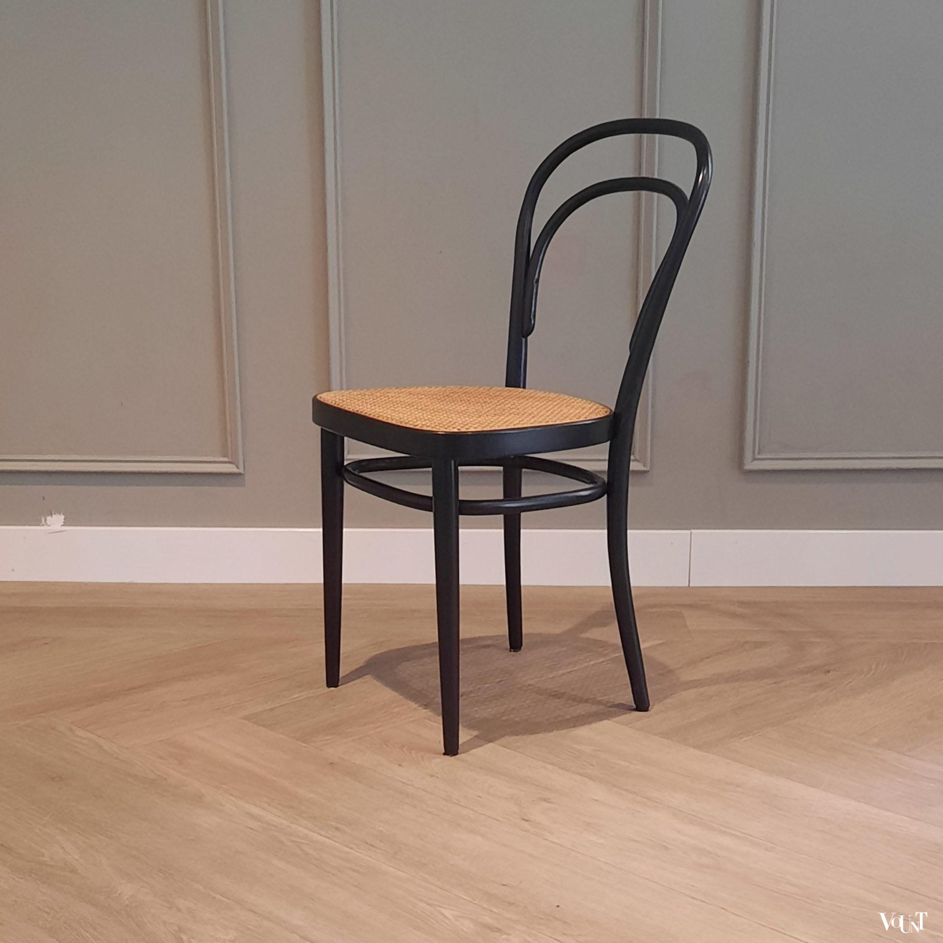 Set van 4 originele zwarte Thonet-stoelen nr. 214 R, 1983