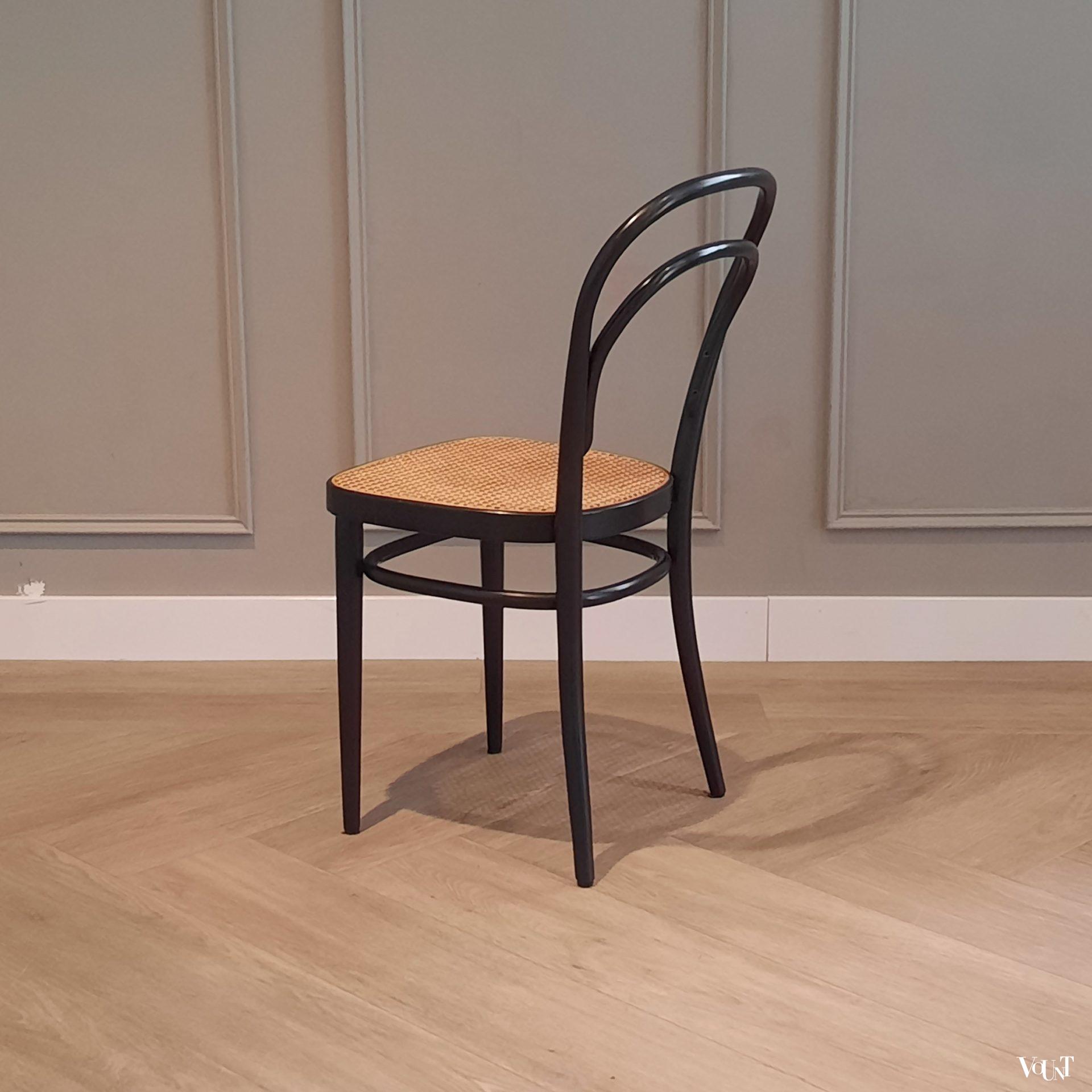 Set van 4 originele zwarte Thonet-stoelen nr. 214 R, 1983