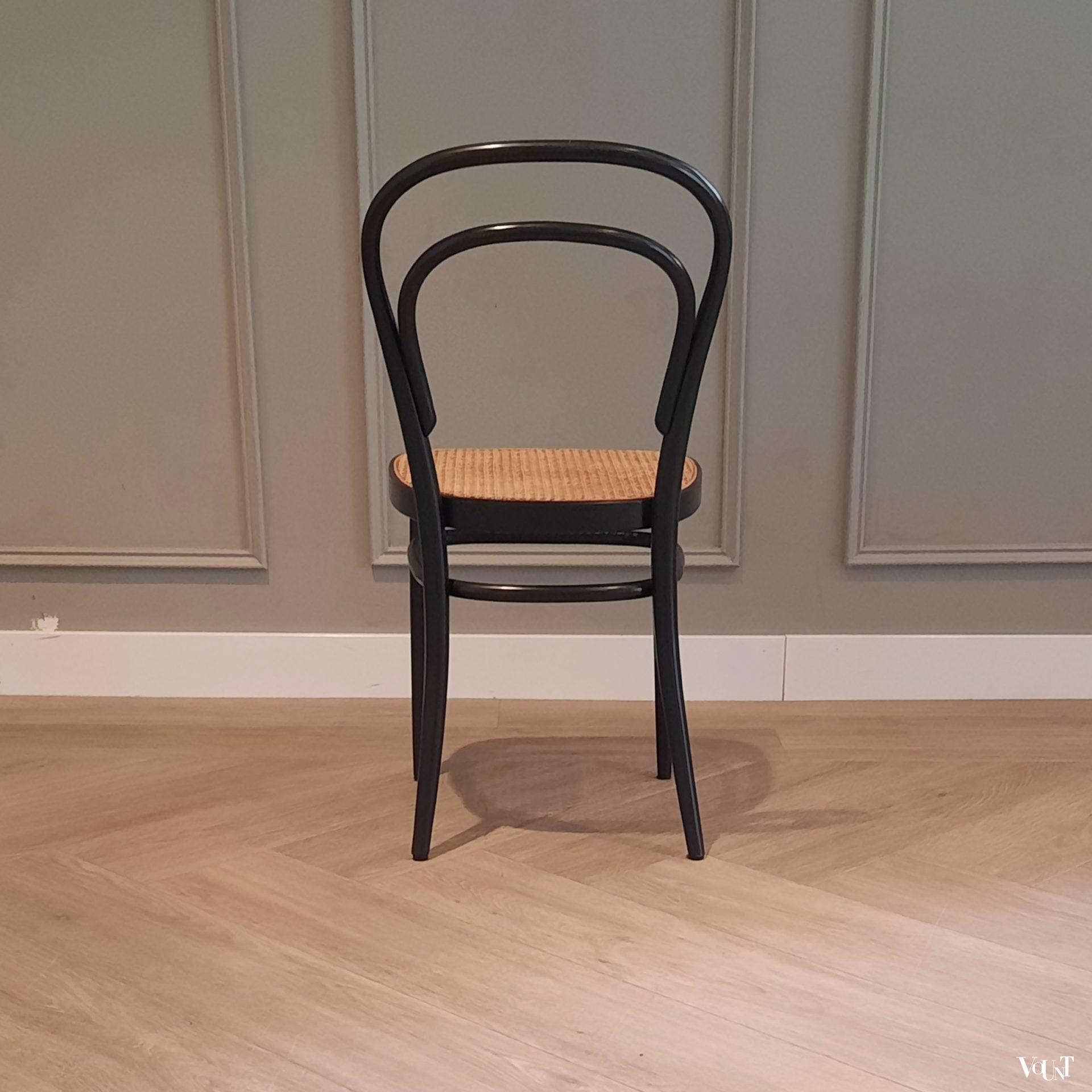 Set van 4 originele zwarte Thonet-stoelen nr. 214 R, 1983