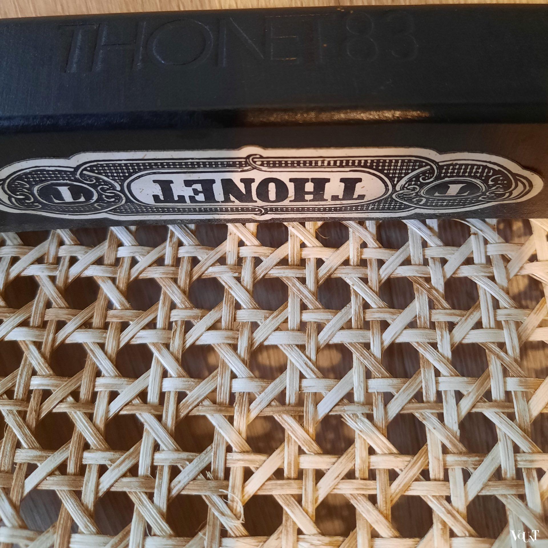 Set van 4 originele zwarte Thonet-stoelen nr. 214 R, 1983