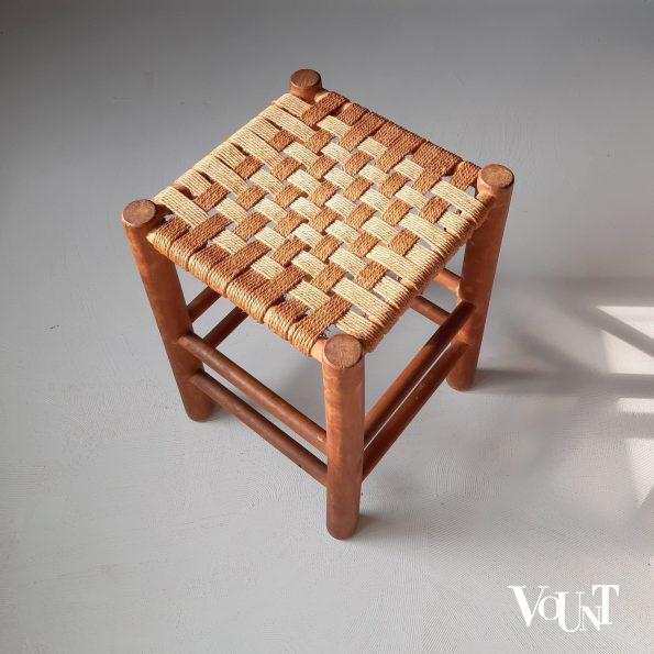 Houten kruk met touwzitting, jaren '70