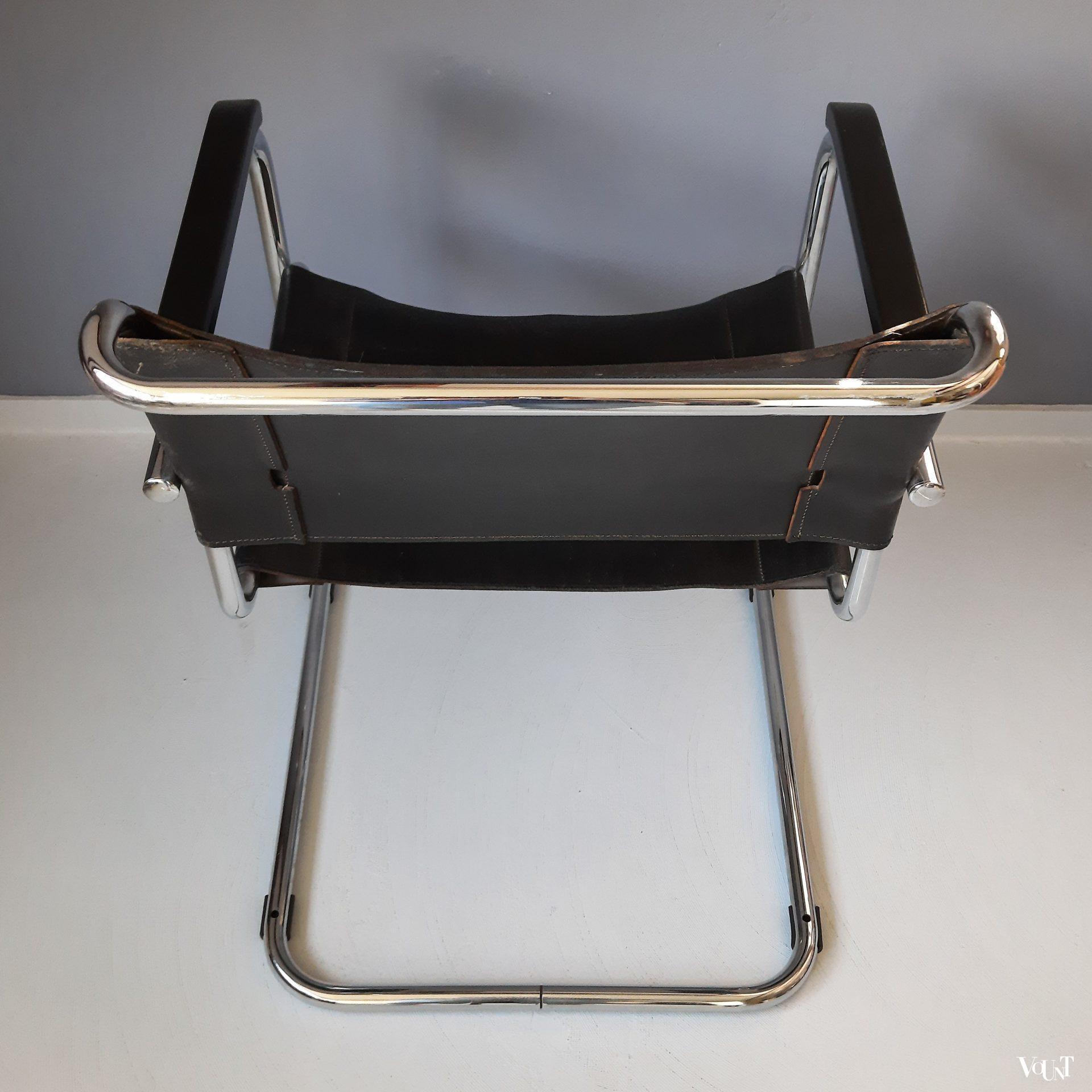 S34 buisframestoel met zwarte leren bekleding, Mart Stam voor Thonet, jaren '80