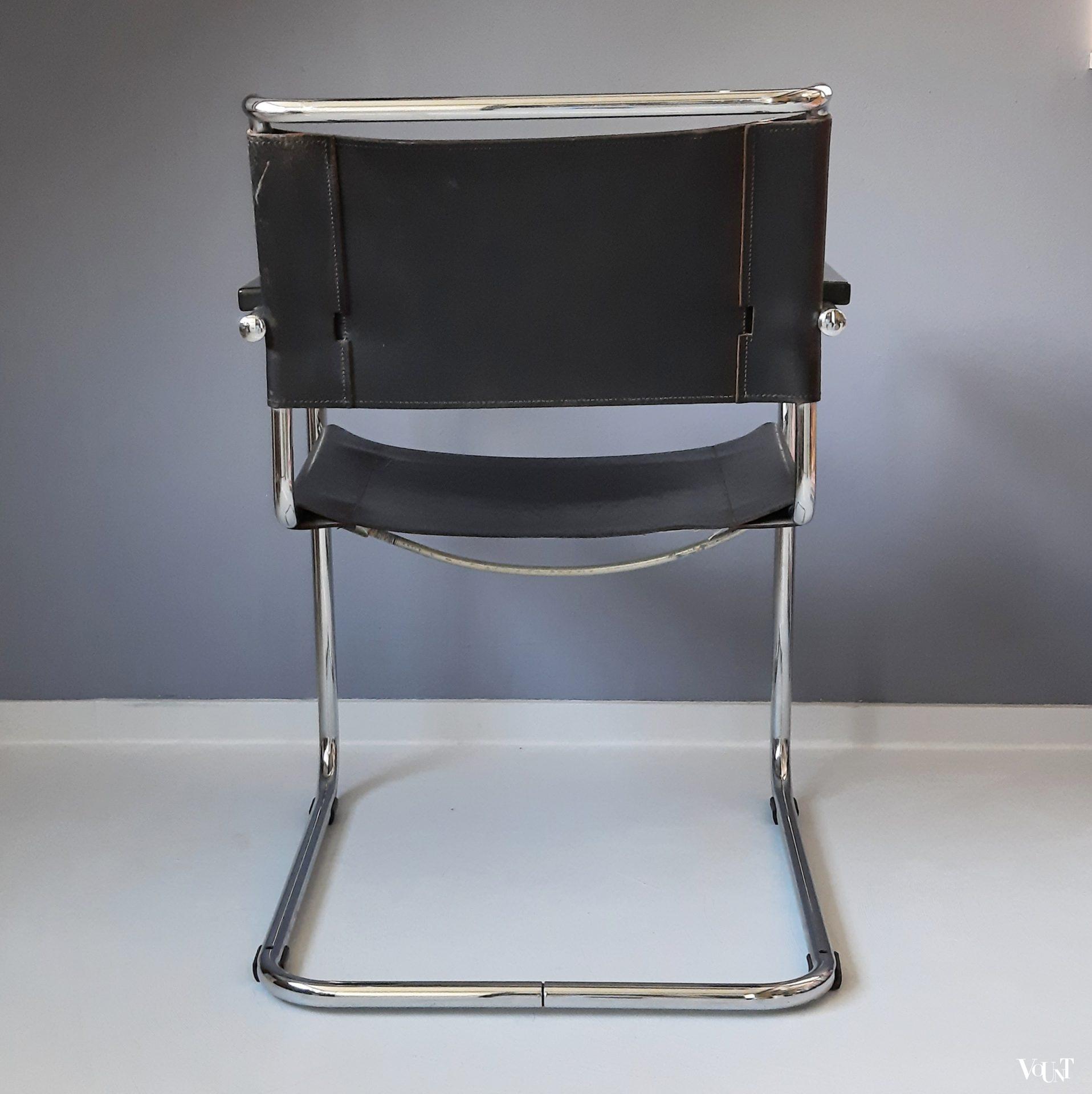 S34 buisframestoel met zwarte leren bekleding, Mart Stam voor Thonet, jaren '80