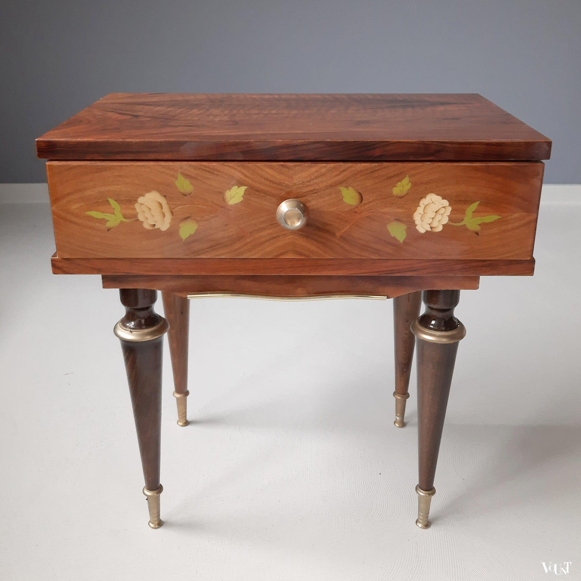 Nachtkastjes met inlegwerk, Frankrijk, jaren '70