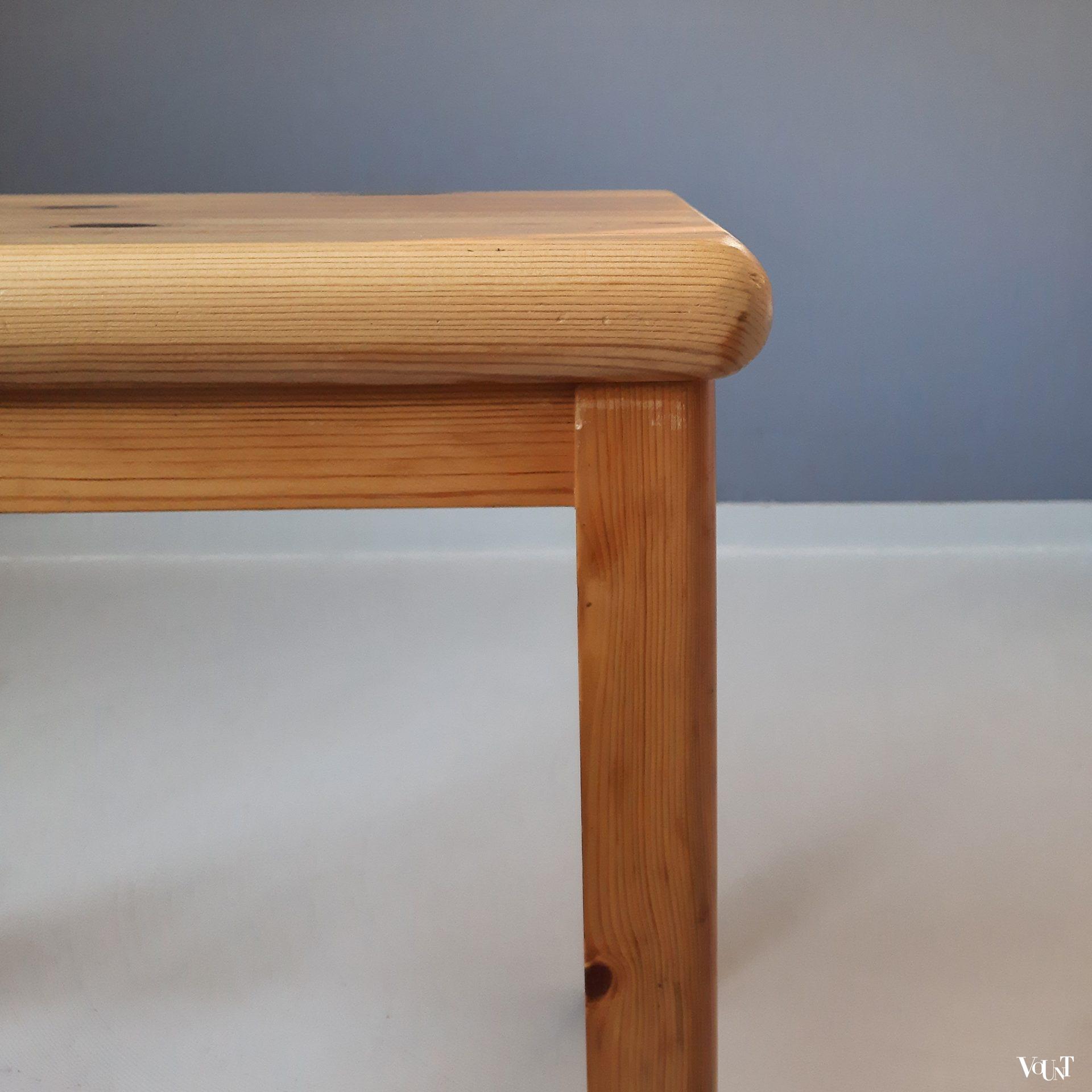 2 grenen bijzettafeltjes, Møbelfabrikken Toften, Denemarken, jaren '70/'80