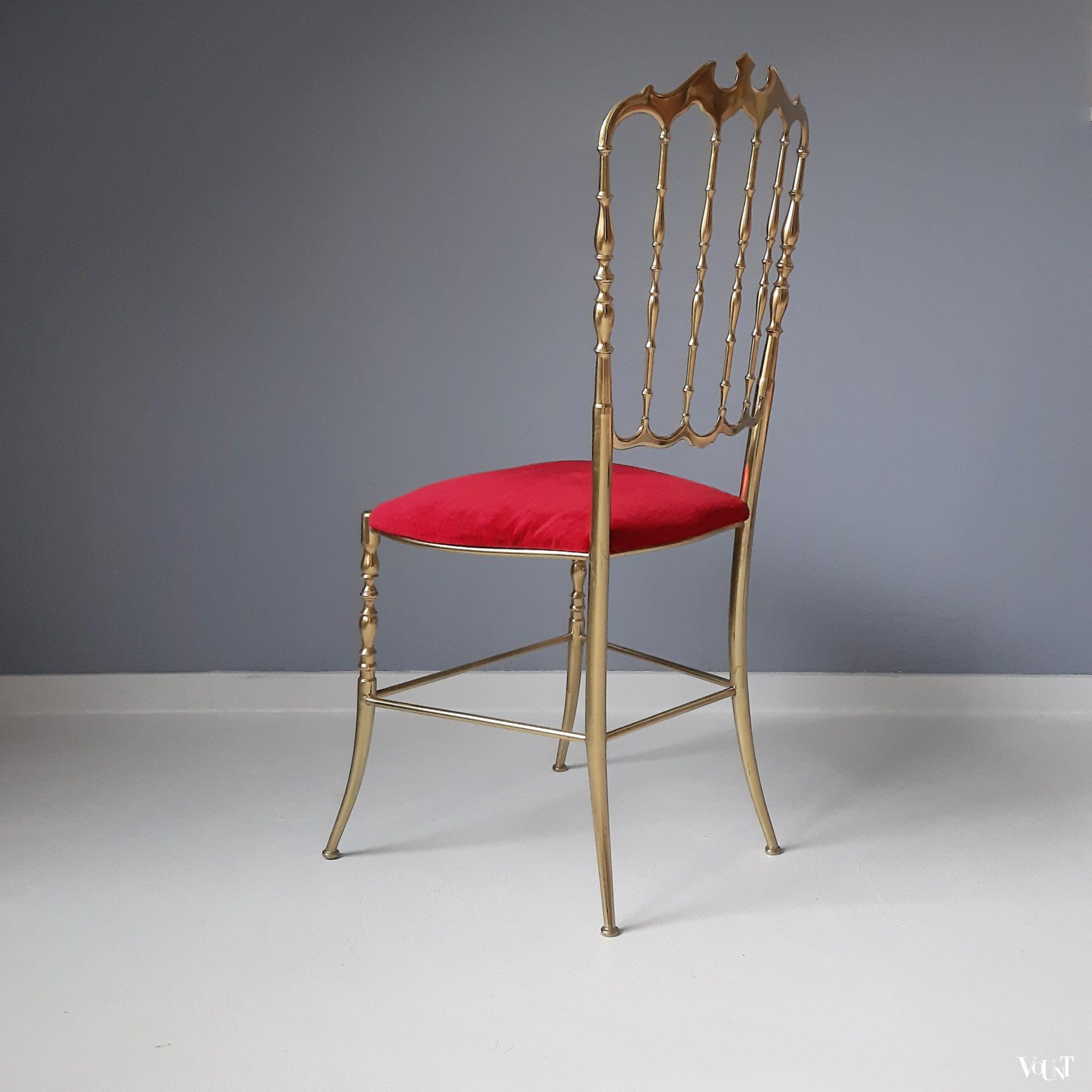 Messing Chiavari-stoeltje met rood fluwelen bekleding, Italië, jaren ‘60 (nr. 3)