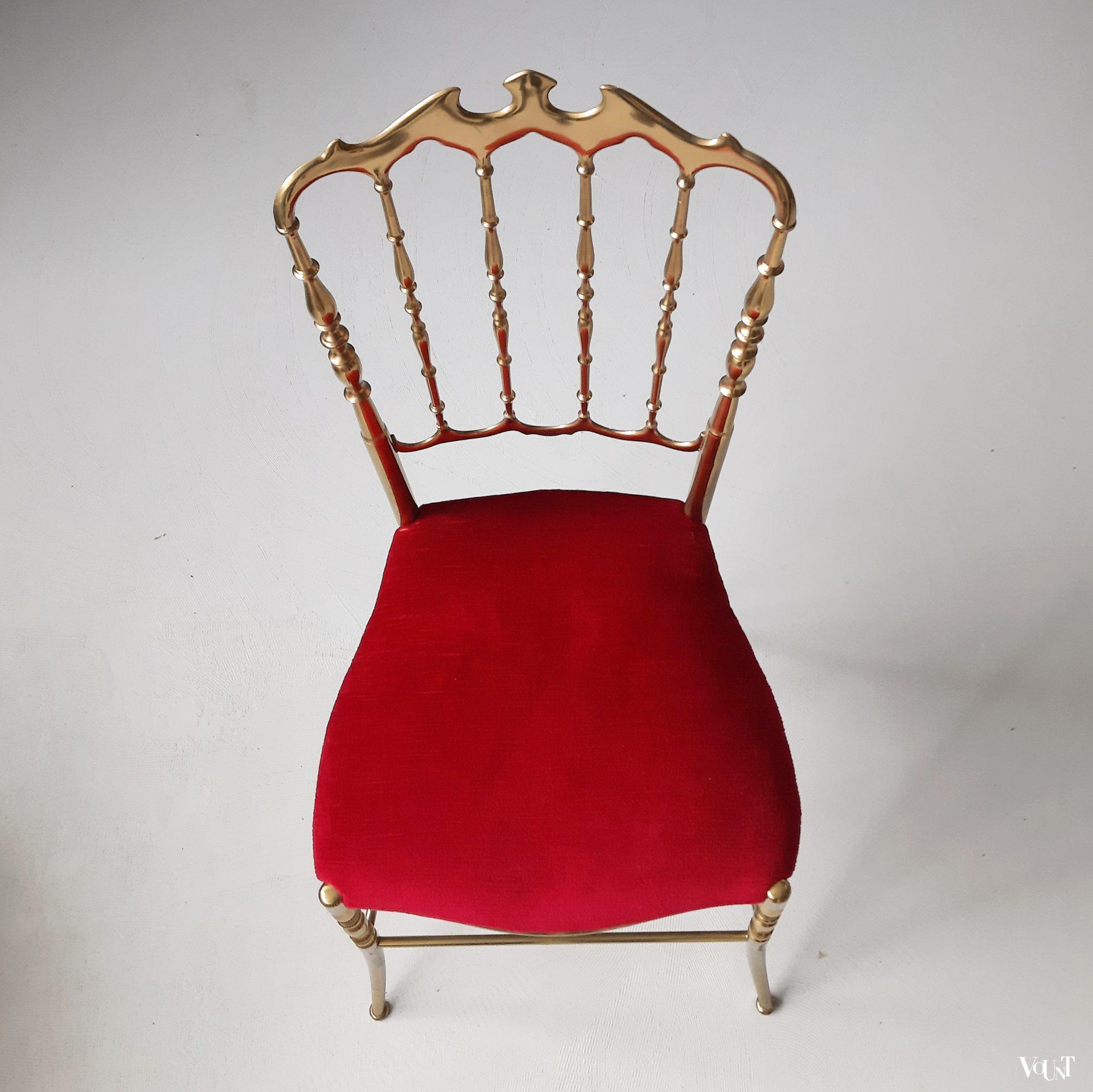 Messing Chiavari-stoeltje met rood fluwelen bekleding, Italië, jaren ‘60 (nr. 3)
