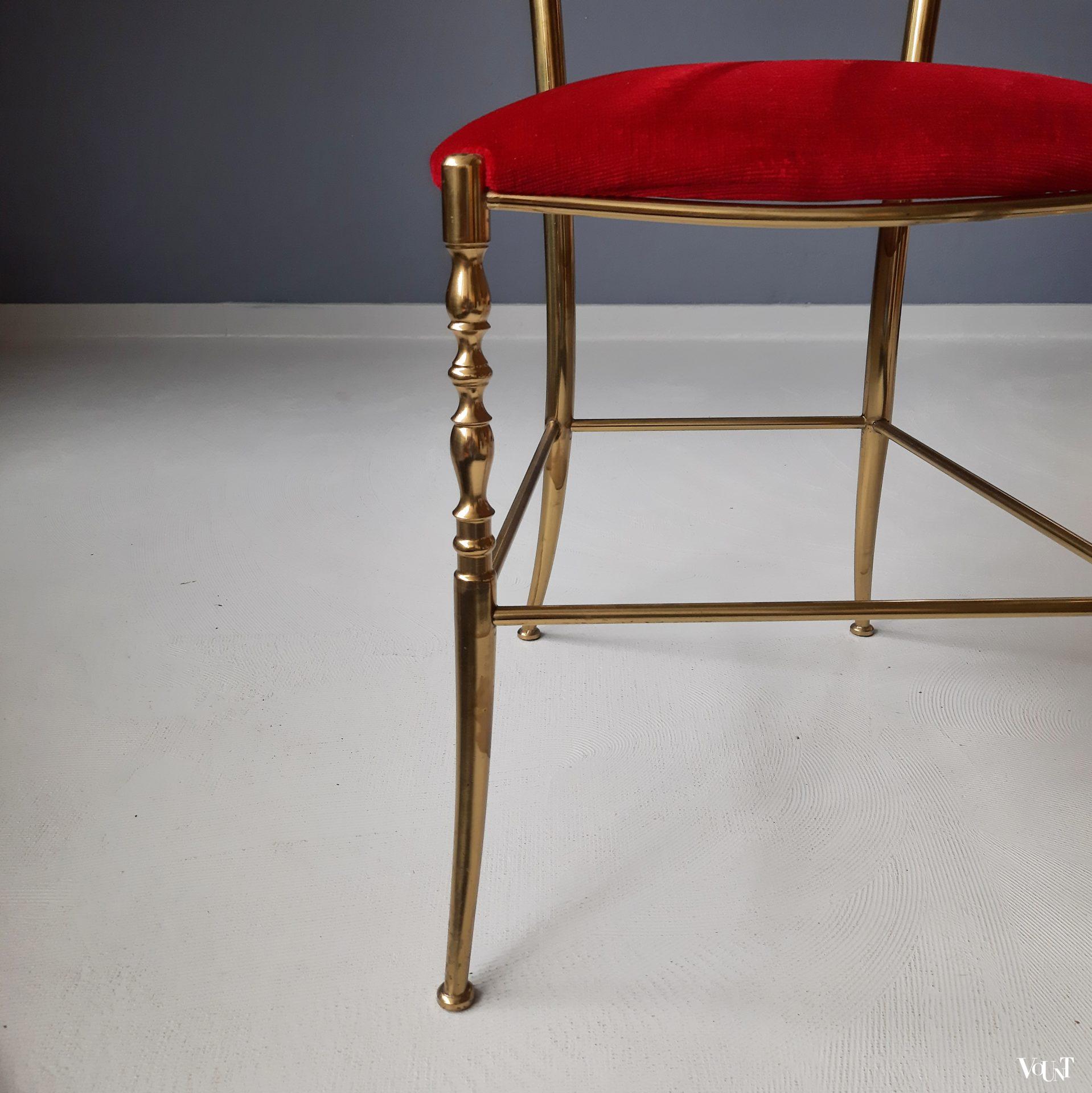 Messing Chiavari-stoeltje met rood fluwelen bekleding, Italië, jaren ‘60 (nr. 3)