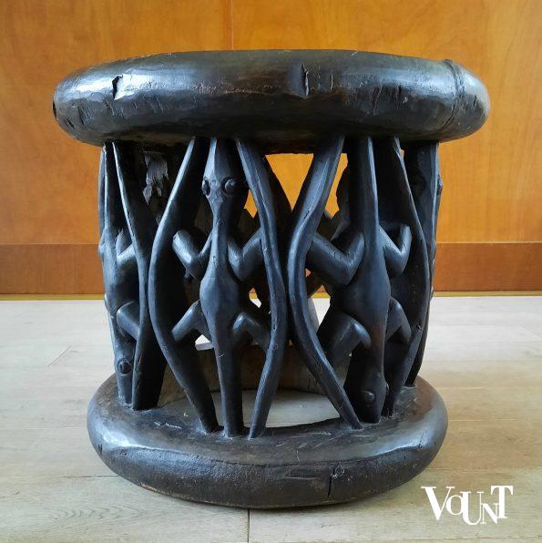 Bamileke kruk hagedissen / lizard stool, Kameroen, jaren '60/'70