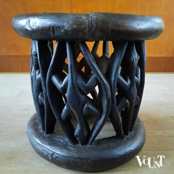 Bamileke kruk hagedissen / lizard stool, Kameroen, jaren '60/'70