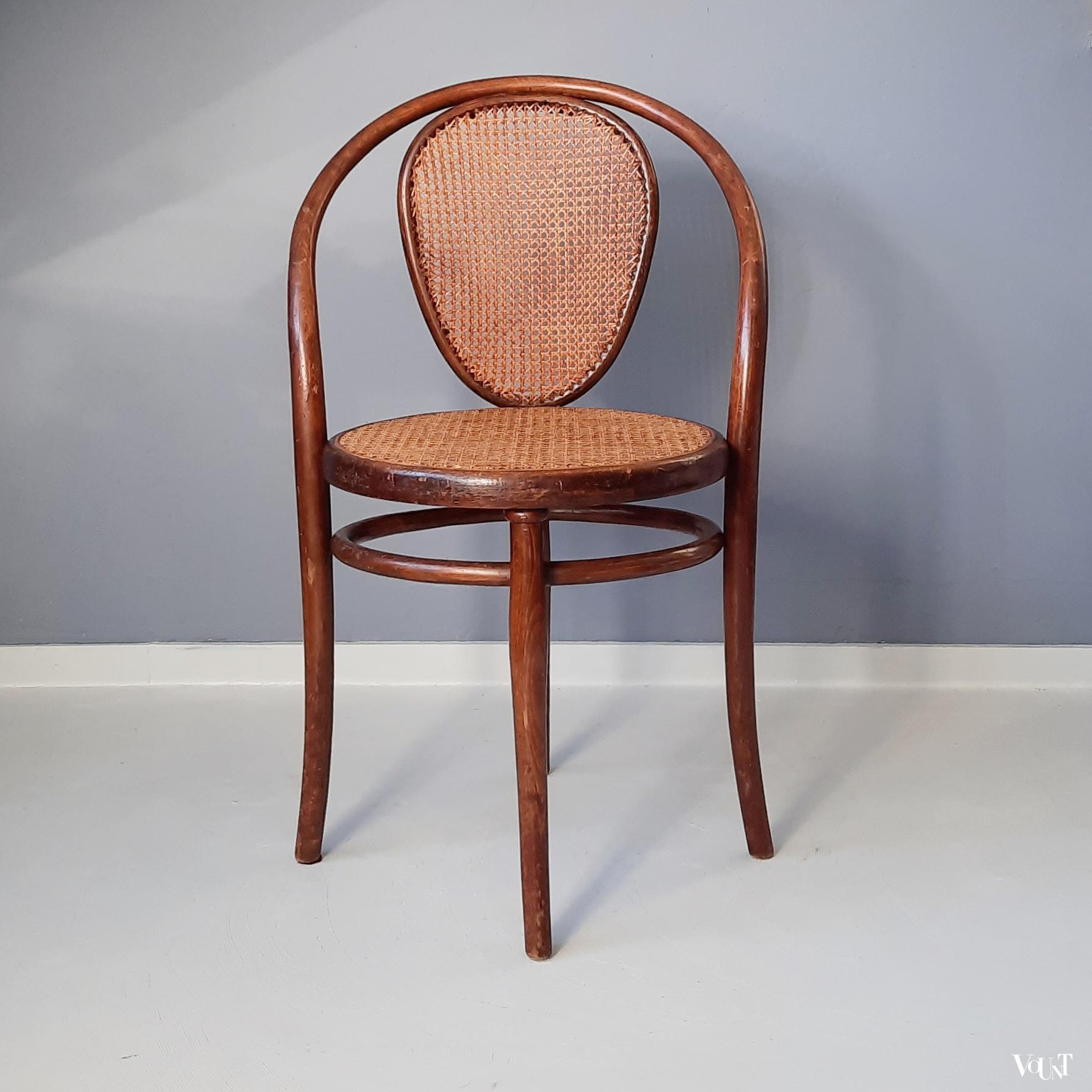 Thonet stoeltje met rotan zitting en rugleuning, rond 1900