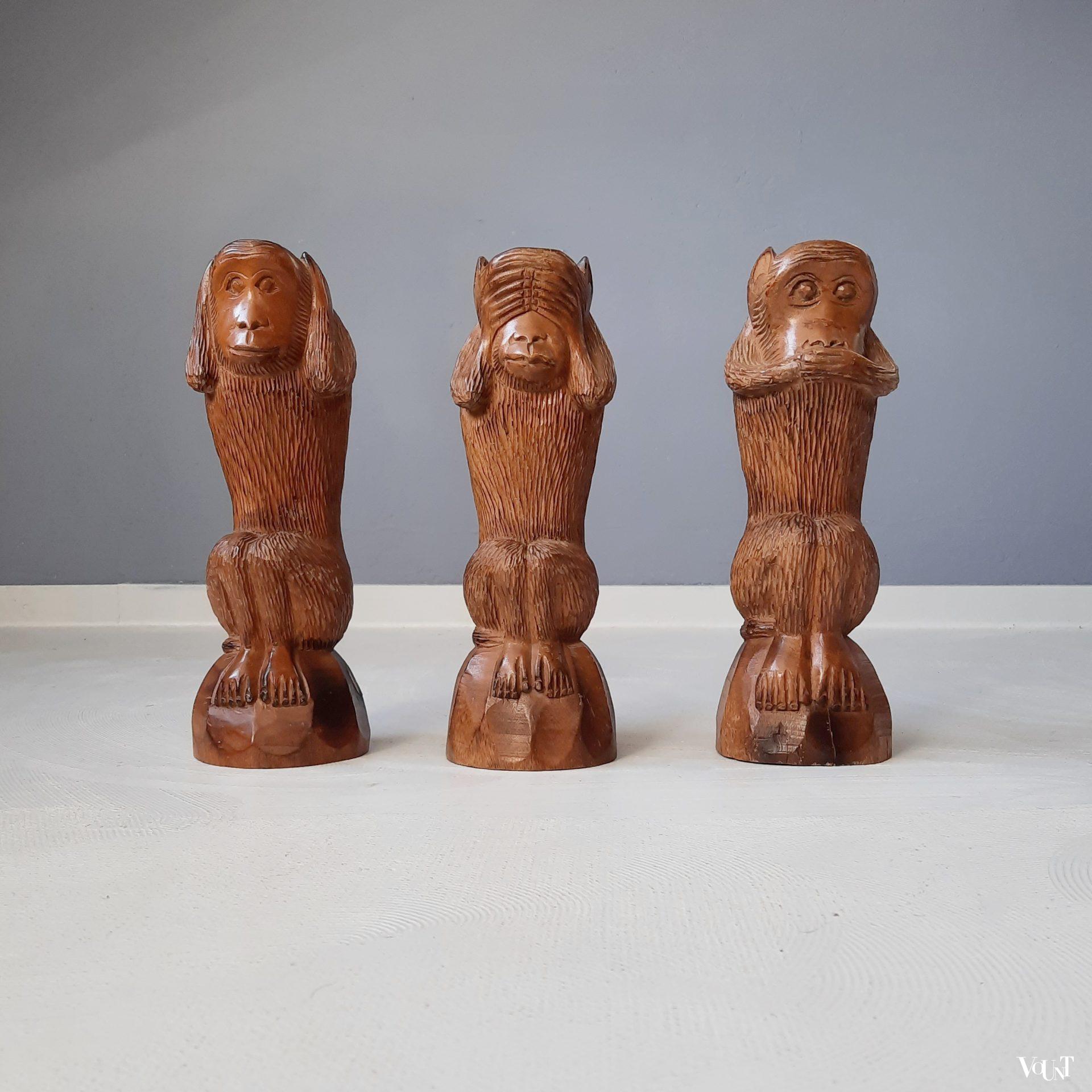 Set van 3 houten apen (horen, zien en zwijgen), 1e helft 20e eeuw