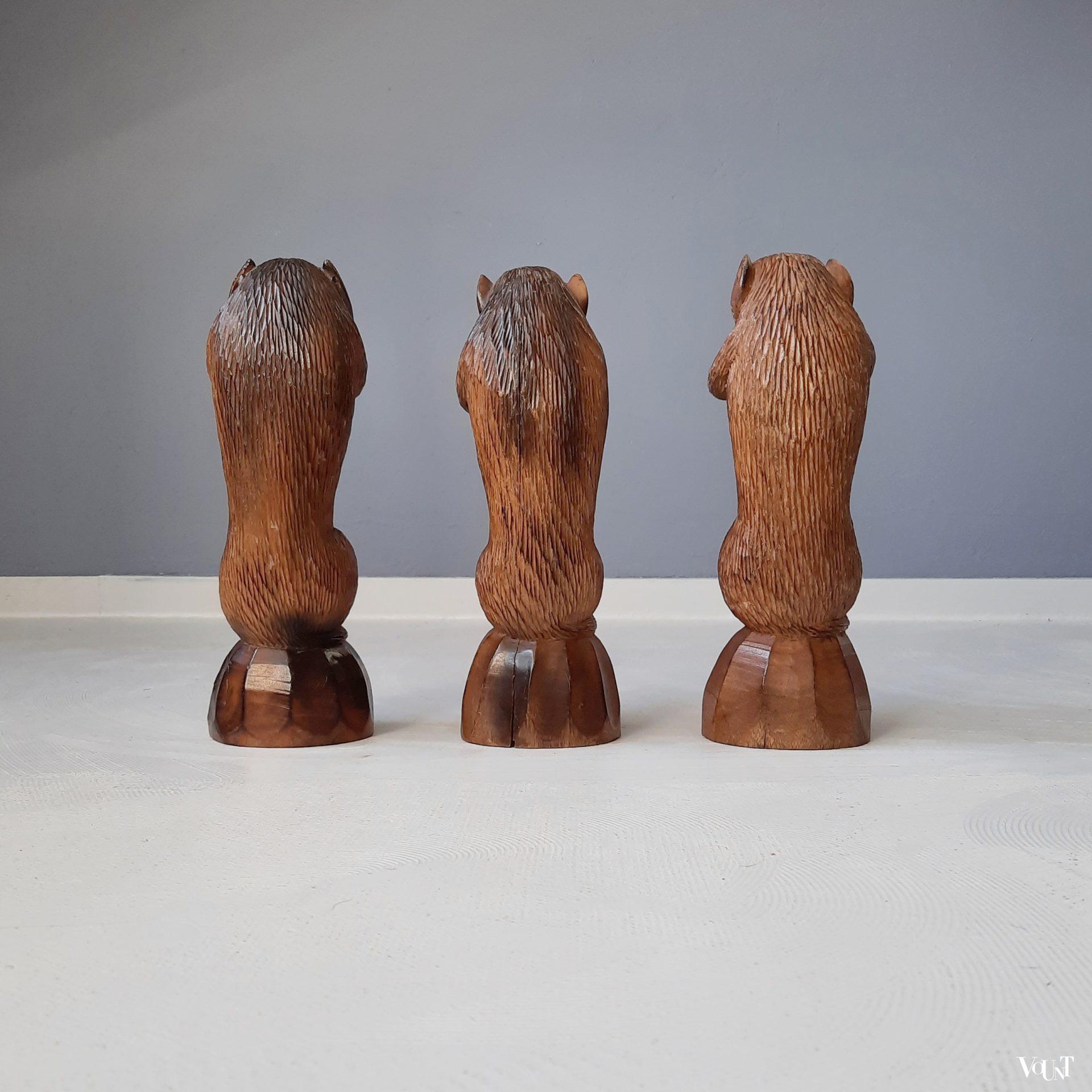 Set van 3 houten apen (horen, zien en zwijgen), 1e helft 20e eeuw