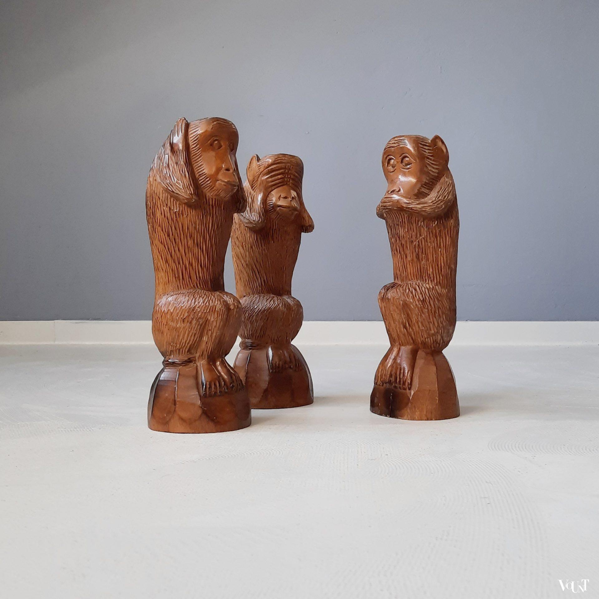 Set van 3 houten apen (horen, zien en zwijgen), 1e helft 20e eeuw