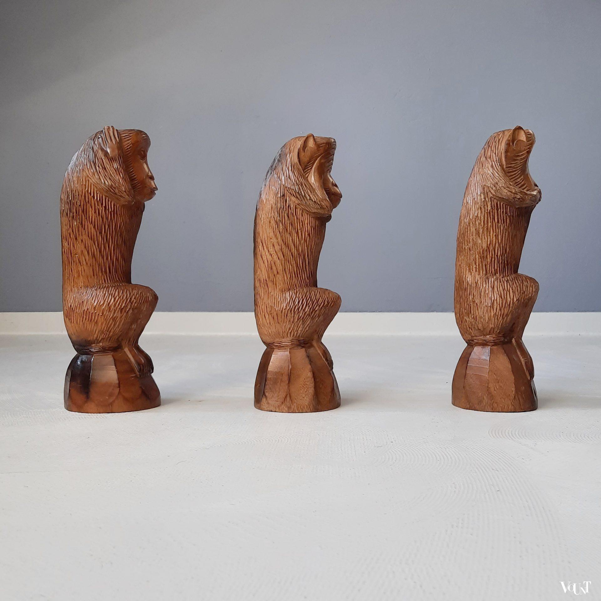 Set van 3 houten apen (horen, zien en zwijgen), 1e helft 20e eeuw