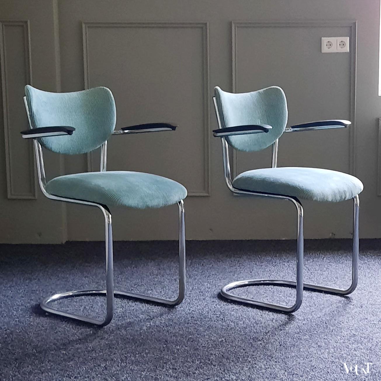 Set van 2 stoelen 3011 van Gebr. De Wit (Schiedam), jaren '60