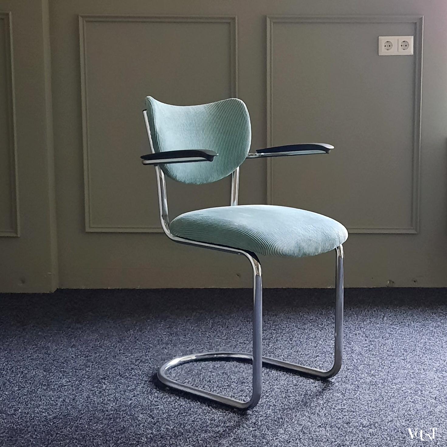 Set van 2 stoelen 3011 van Gebr. De Wit (Schiedam), jaren '60