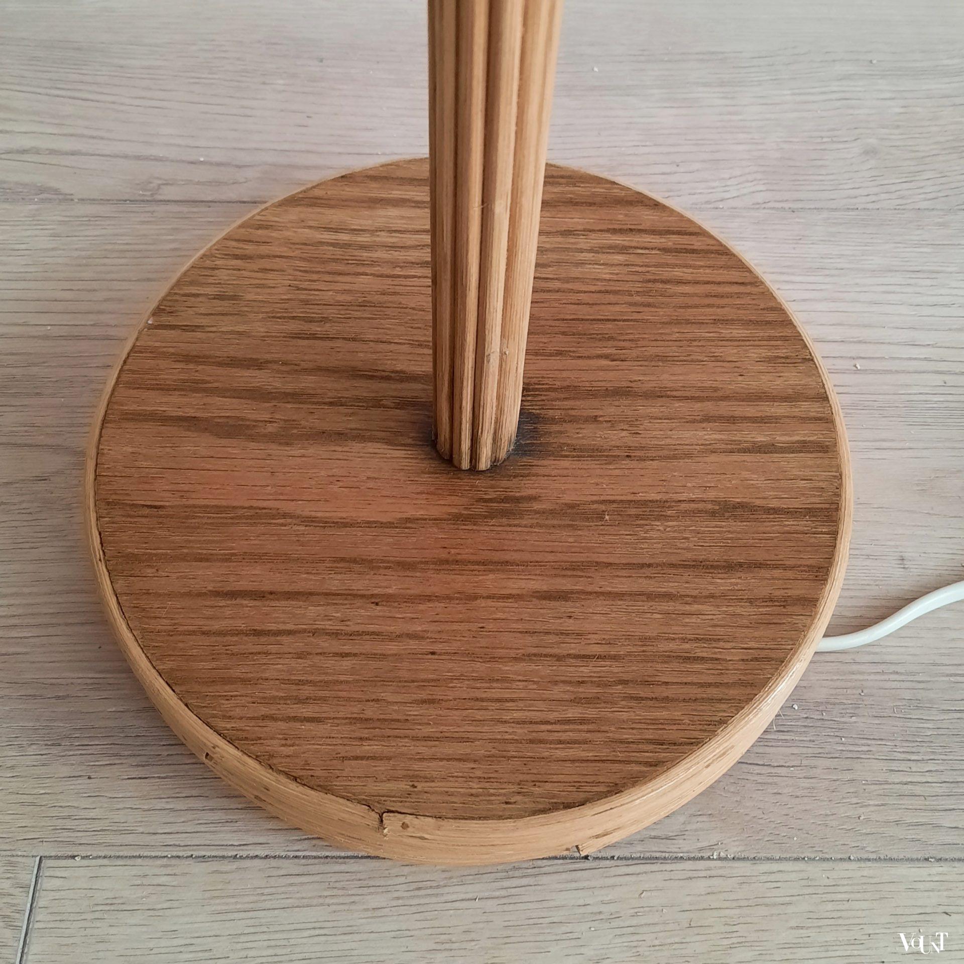 Vloerlamp "pencil reed" rotan met messingkleurige kap, jaren '70