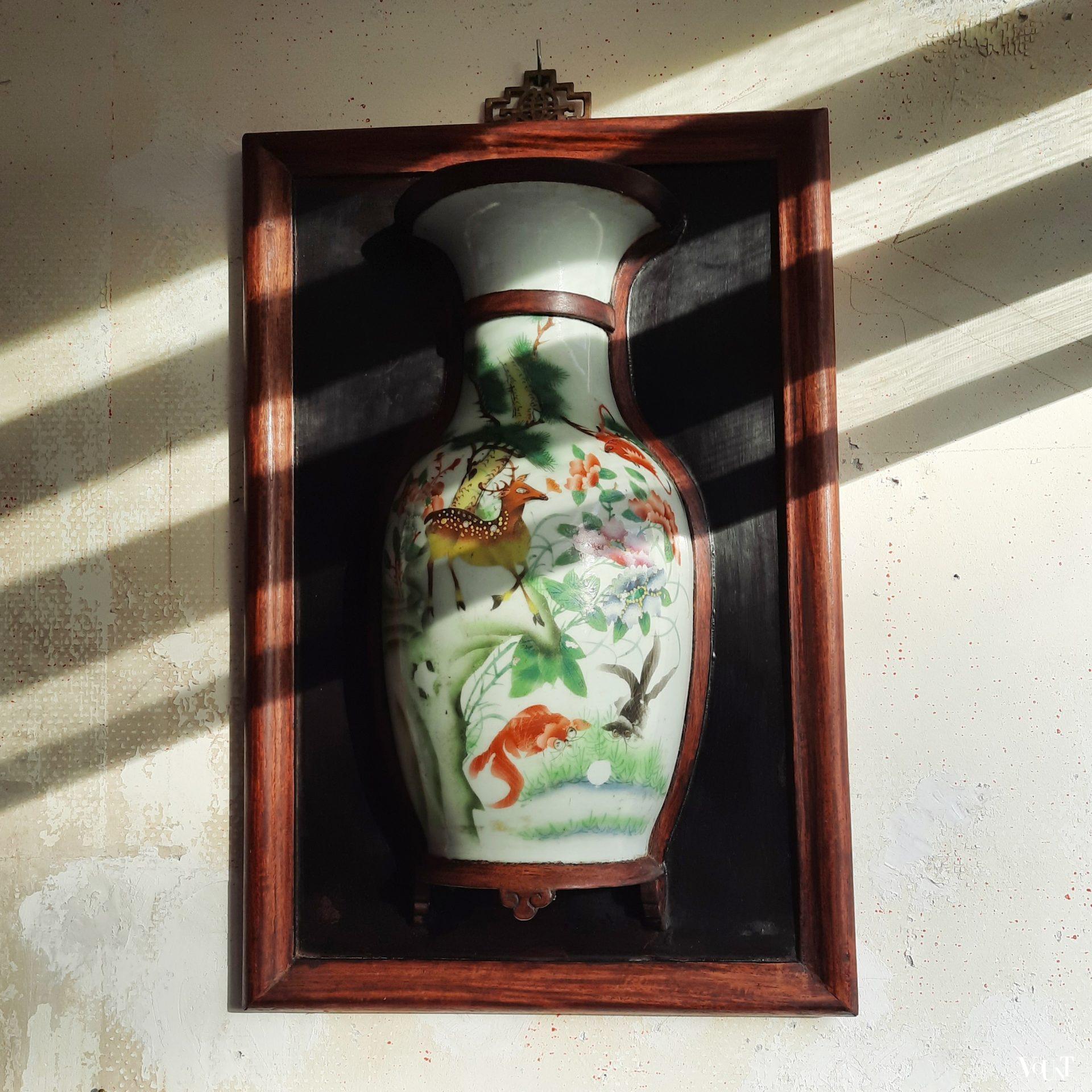 Mid-century Chinese muurvaas op paneel