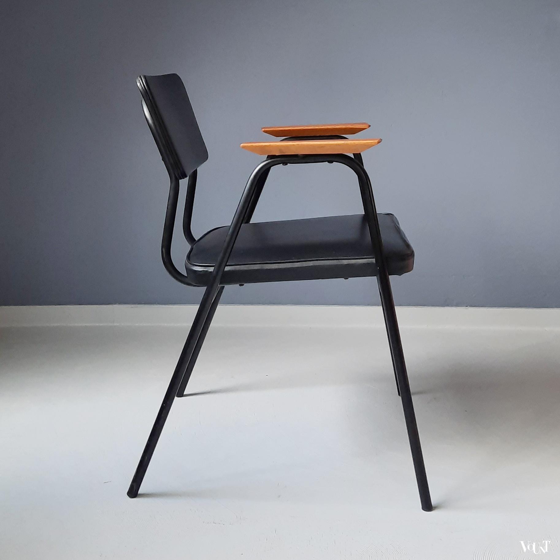 Stoel "M", Pierre Guariche voor Meurop, jaren '60