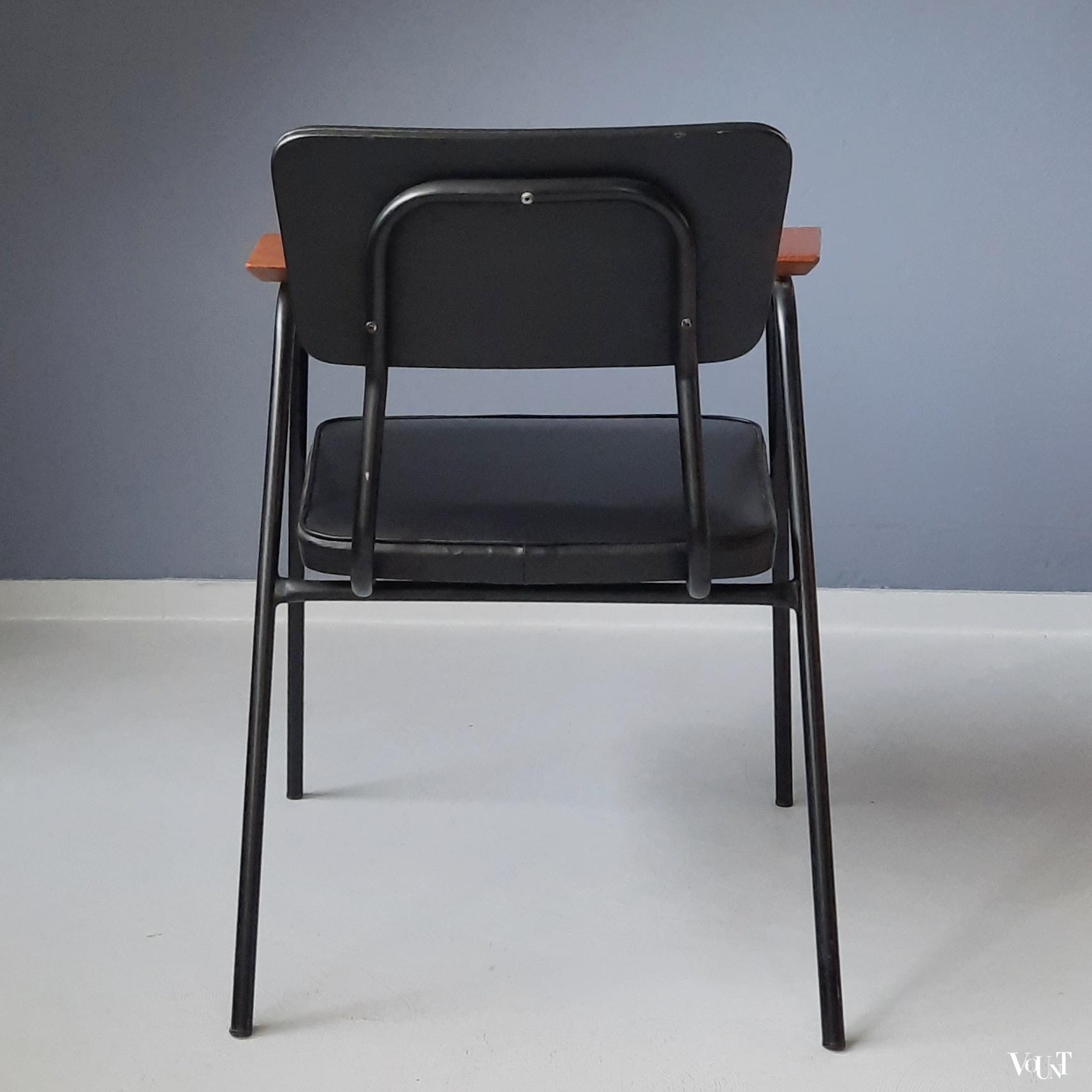 Stoel "M", Pierre Guariche voor Meurop, jaren '60