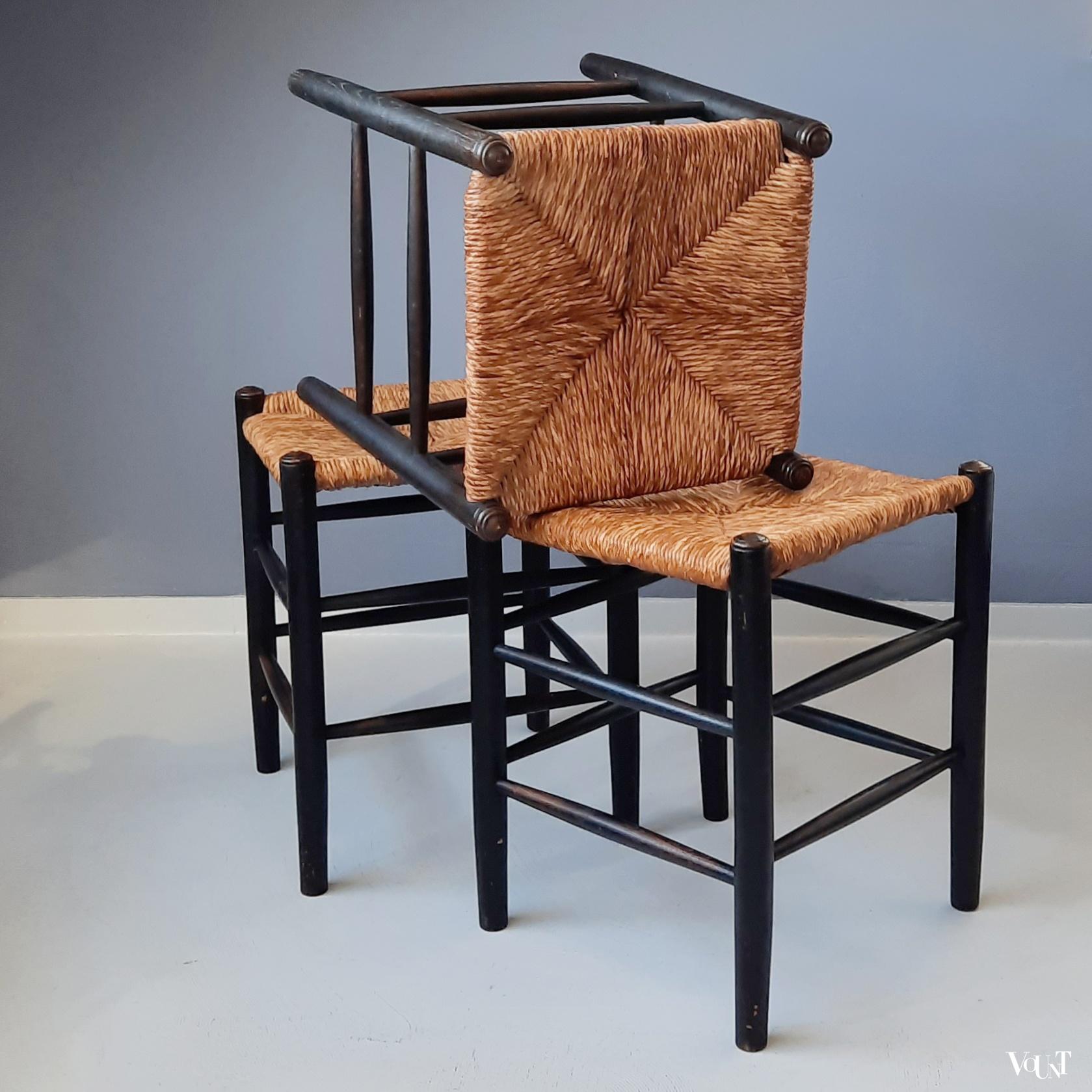 Set van 3 zwarte houten krukken met biezen zitting, jaren '60