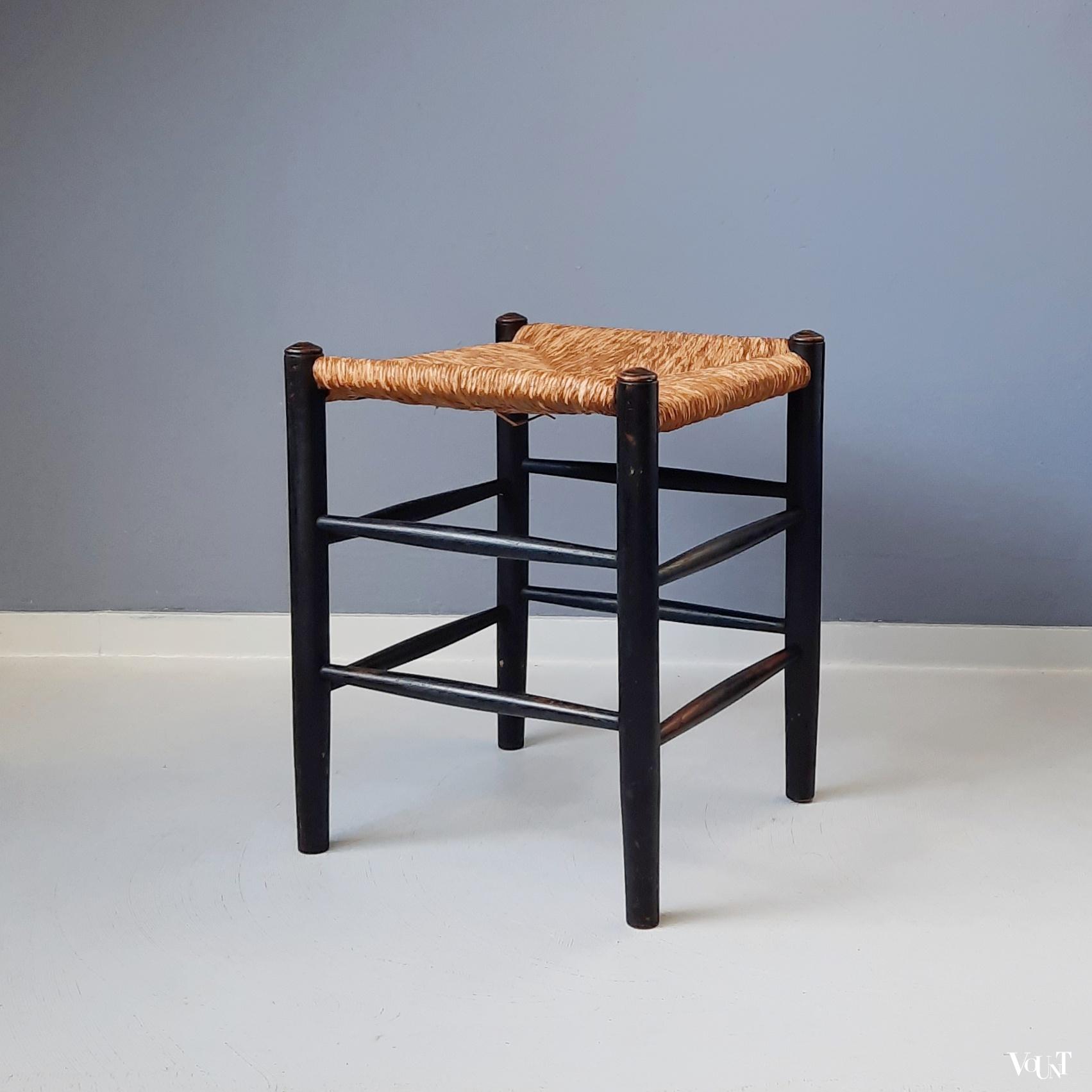 Set van 3 zwarte houten krukken met biezen zitting, jaren '60