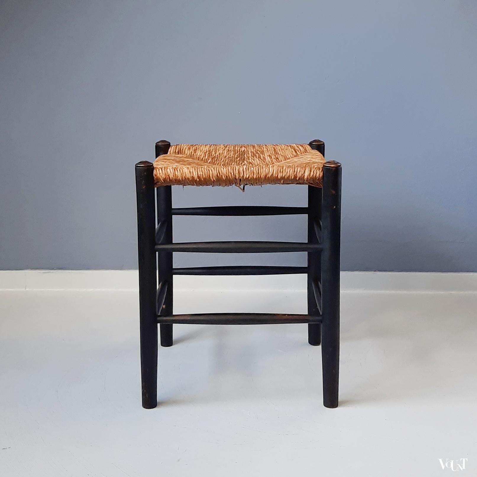 Set van 3 zwarte houten krukken met biezen zitting, jaren '60