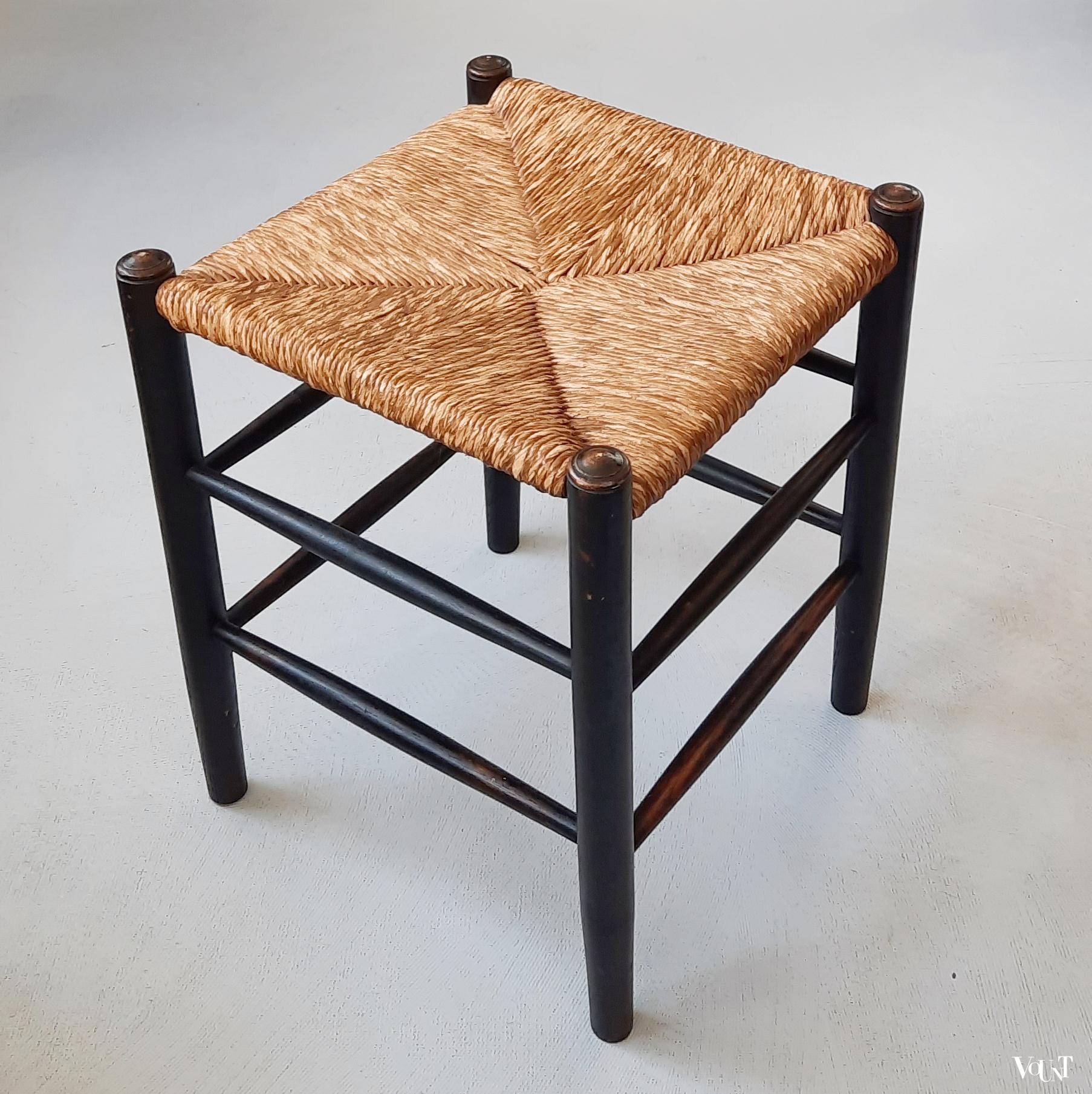 Set van 3 zwarte houten krukken met biezen zitting, jaren '60