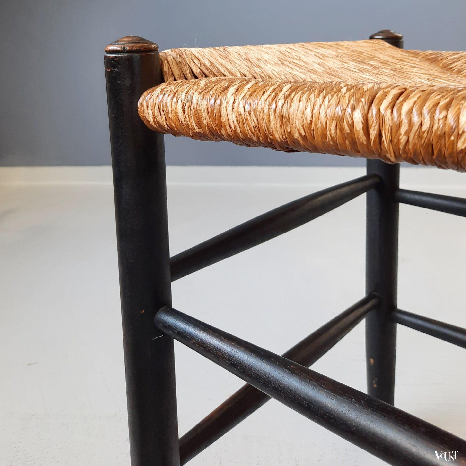 Set van 3 zwarte houten krukken met biezen zitting, jaren '60