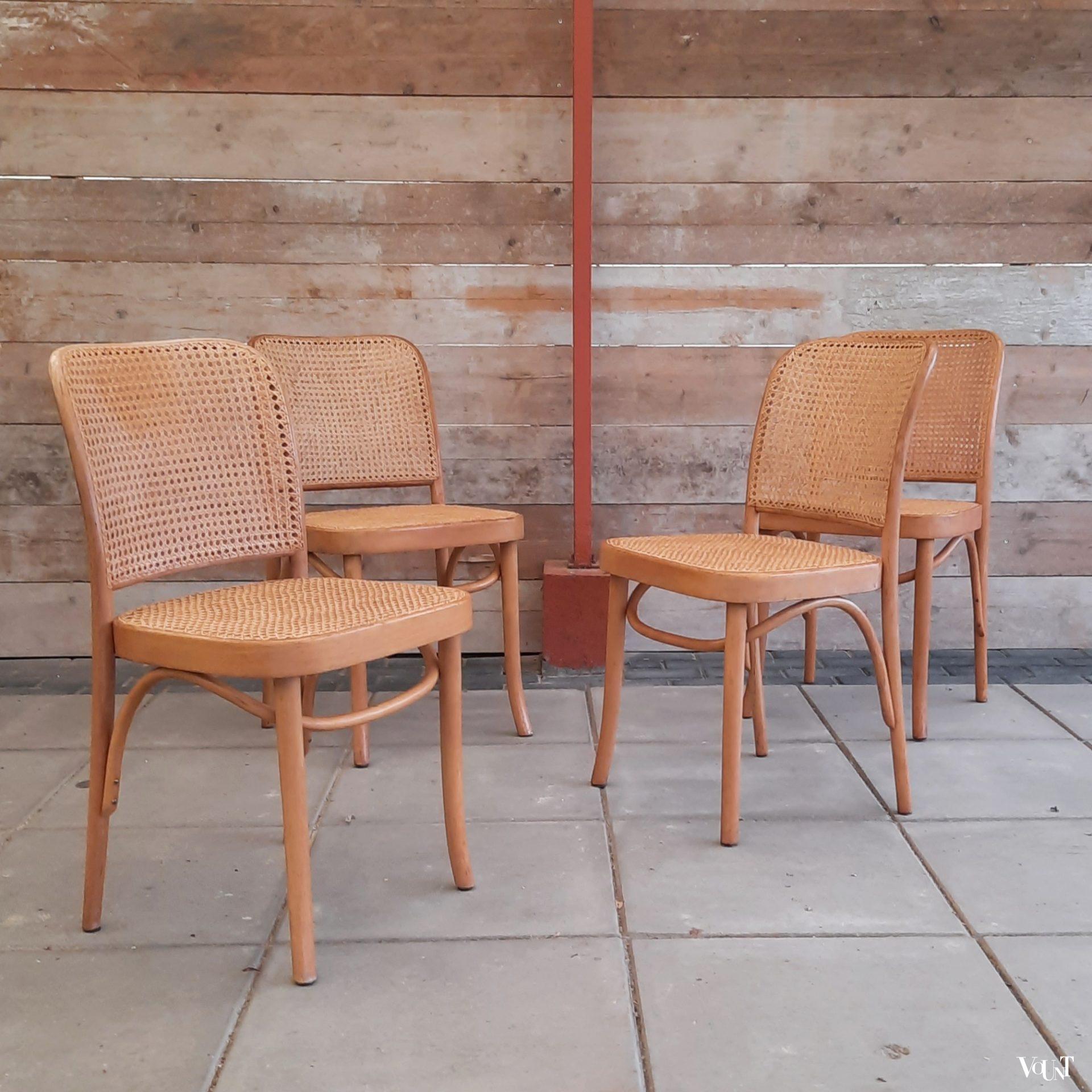 Set van 4 Praag of 811 stoelen, FMG, '70/'80