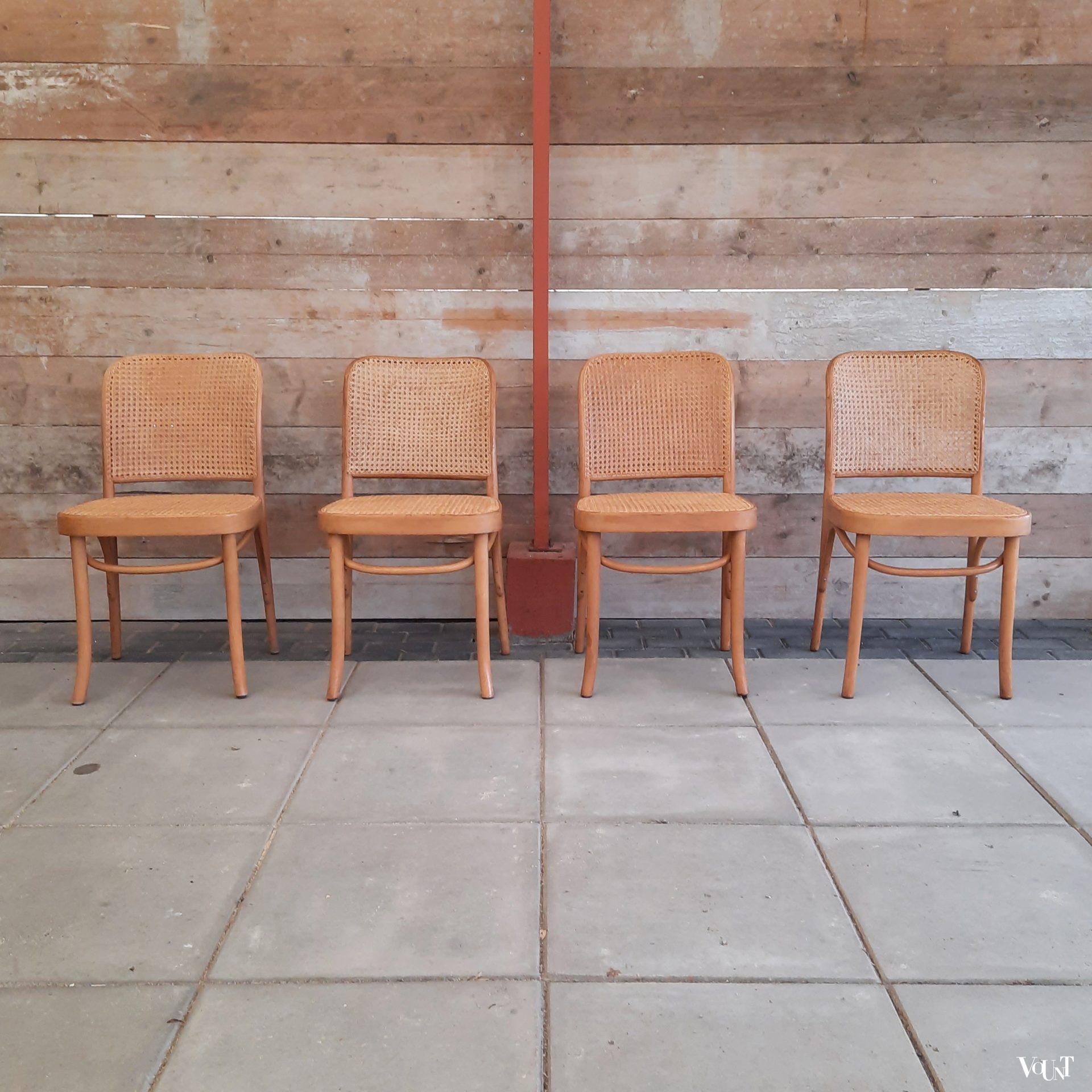 Set van 4 Praag of 811 stoelen, FMG, '70/'80