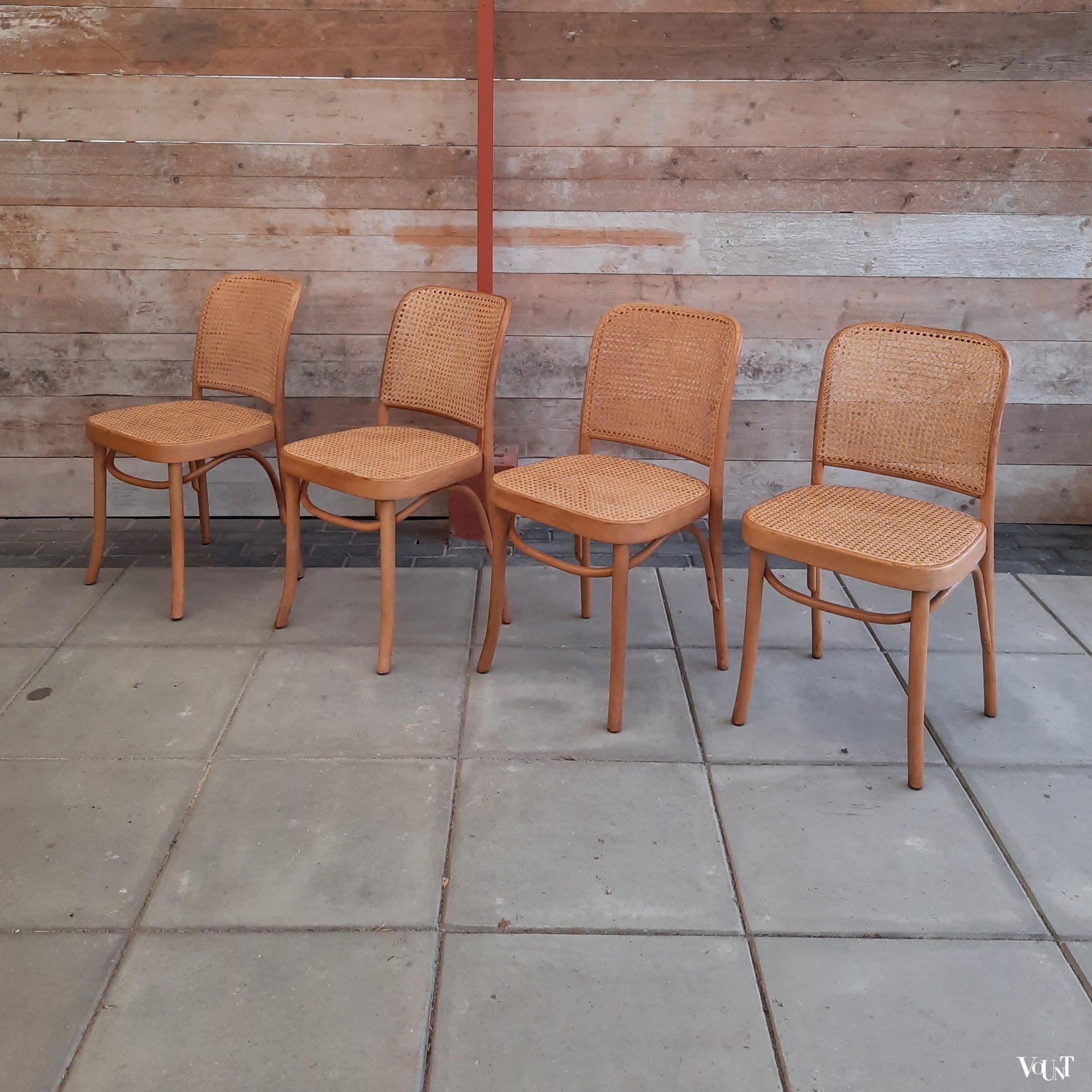 Set van 4 Praag of 811 stoelen, FMG, '70/'80