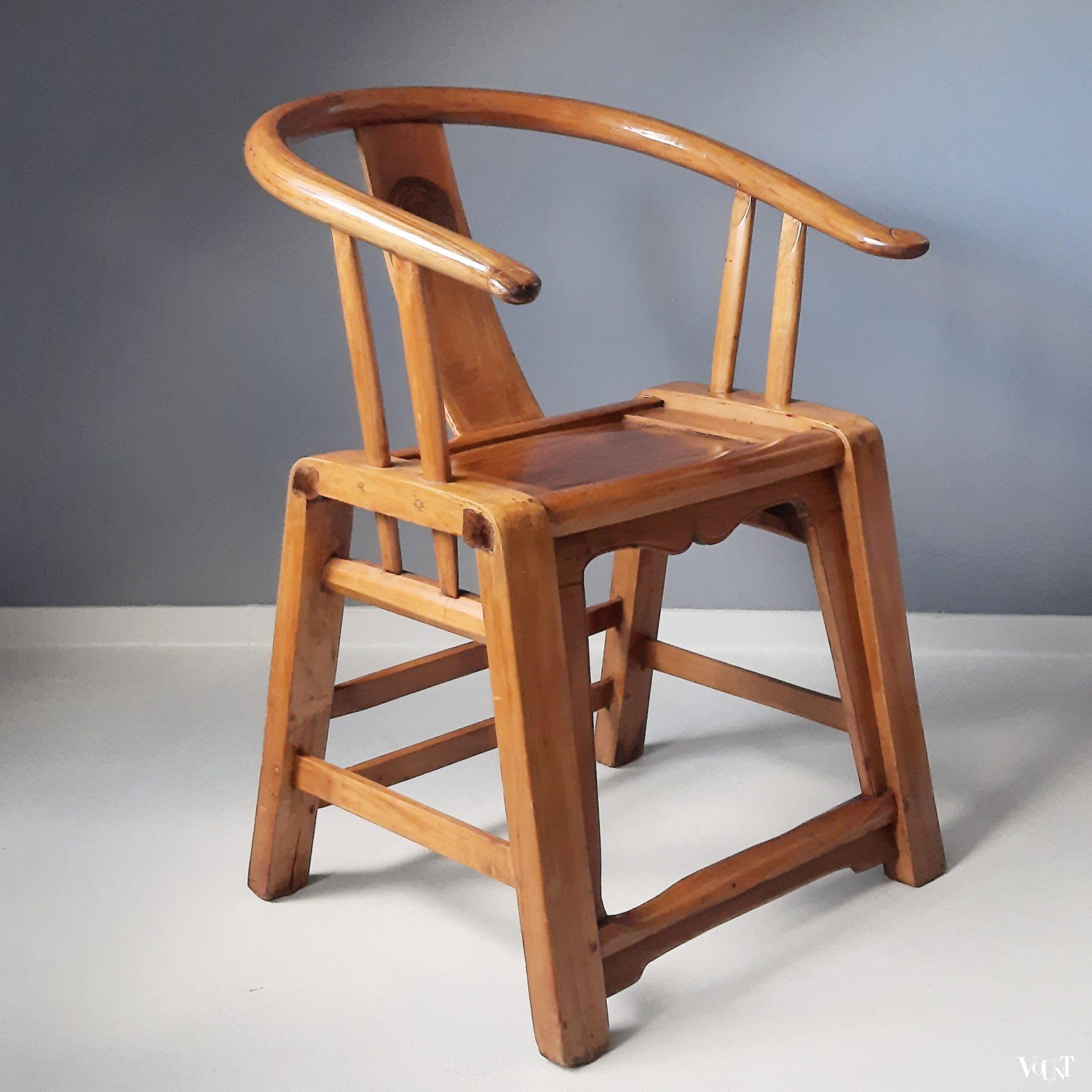 Vintage Chinese hoefijzerstoel