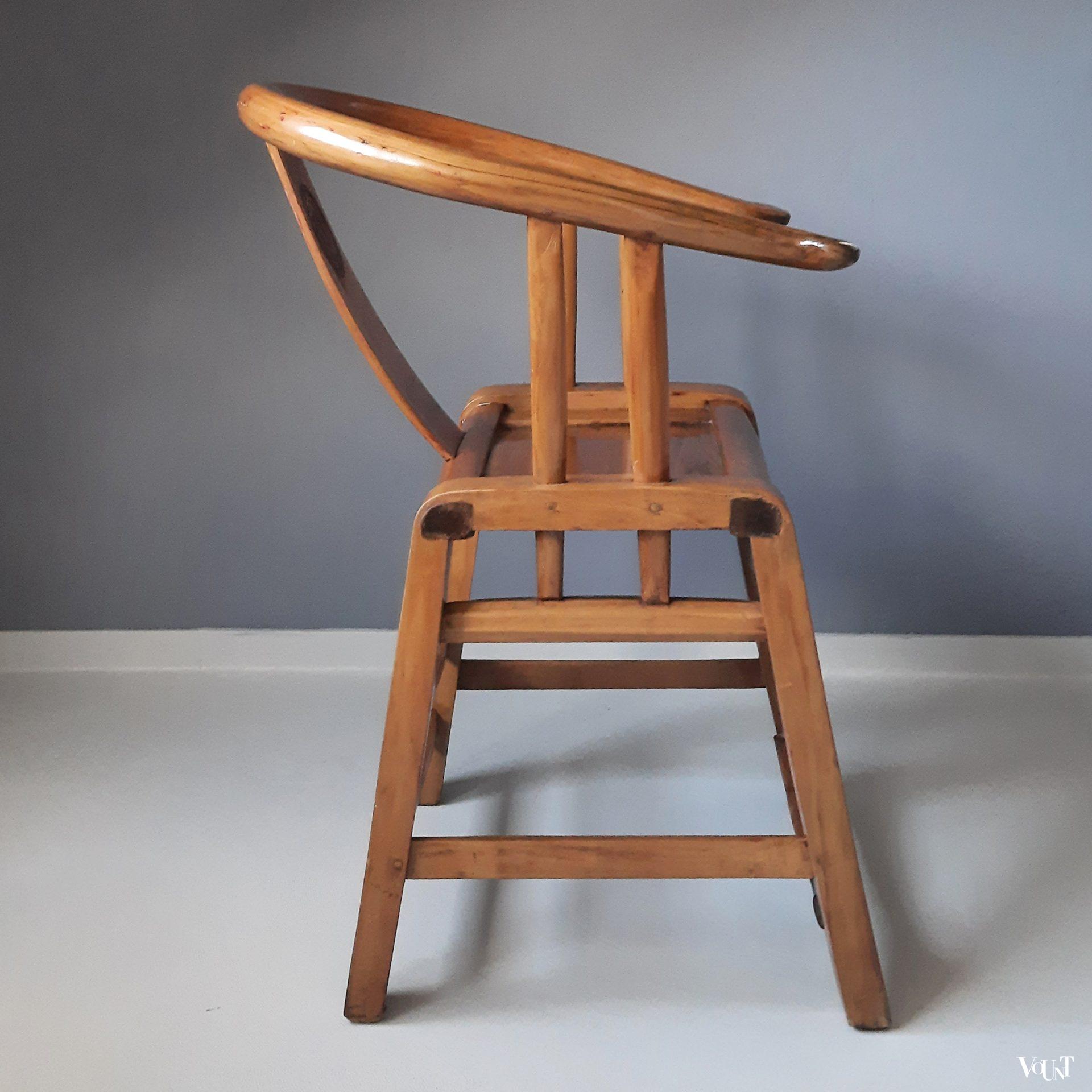 Vintage Chinese hoefijzerstoel